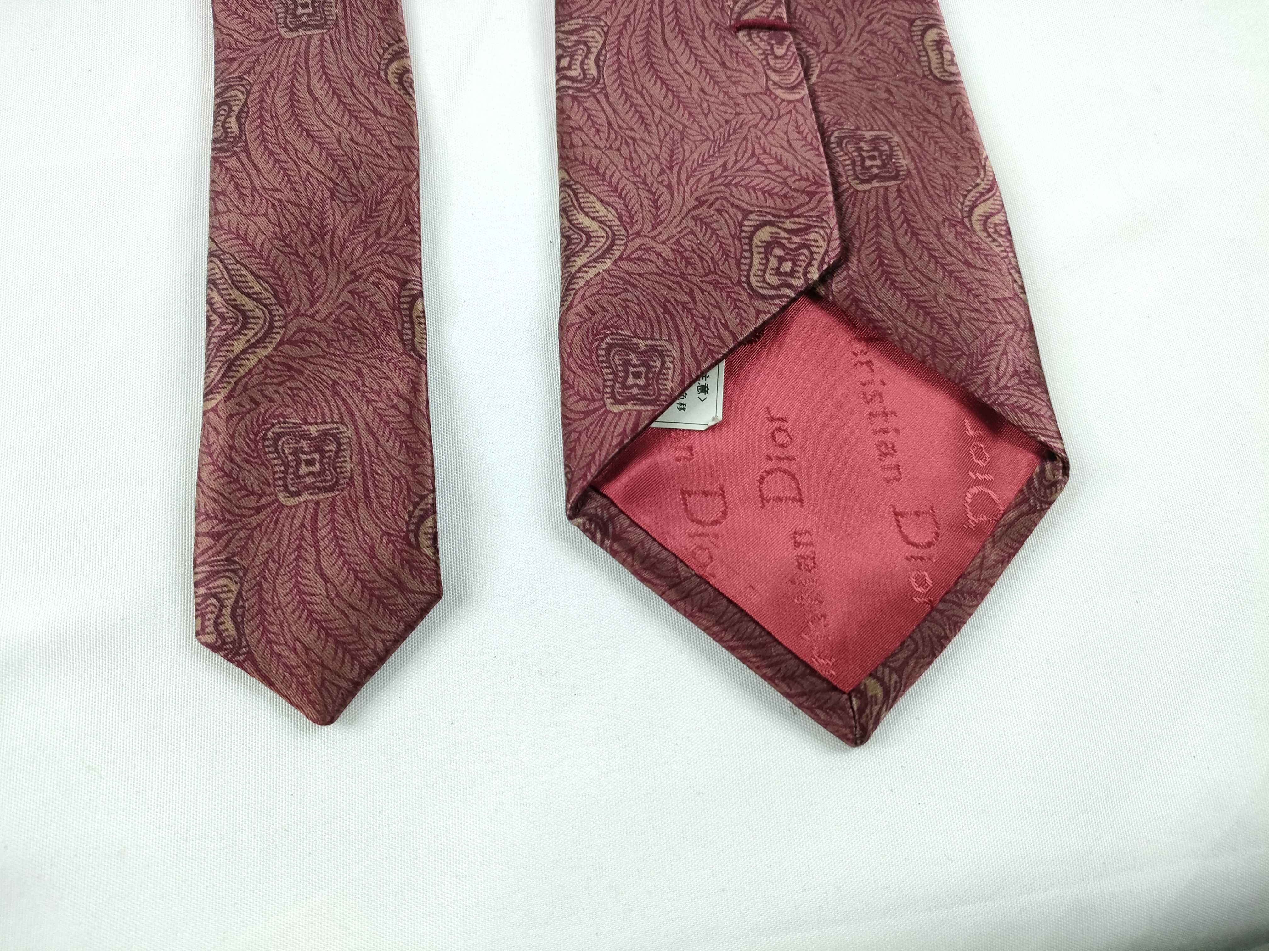 necktie and other accessories — view 4