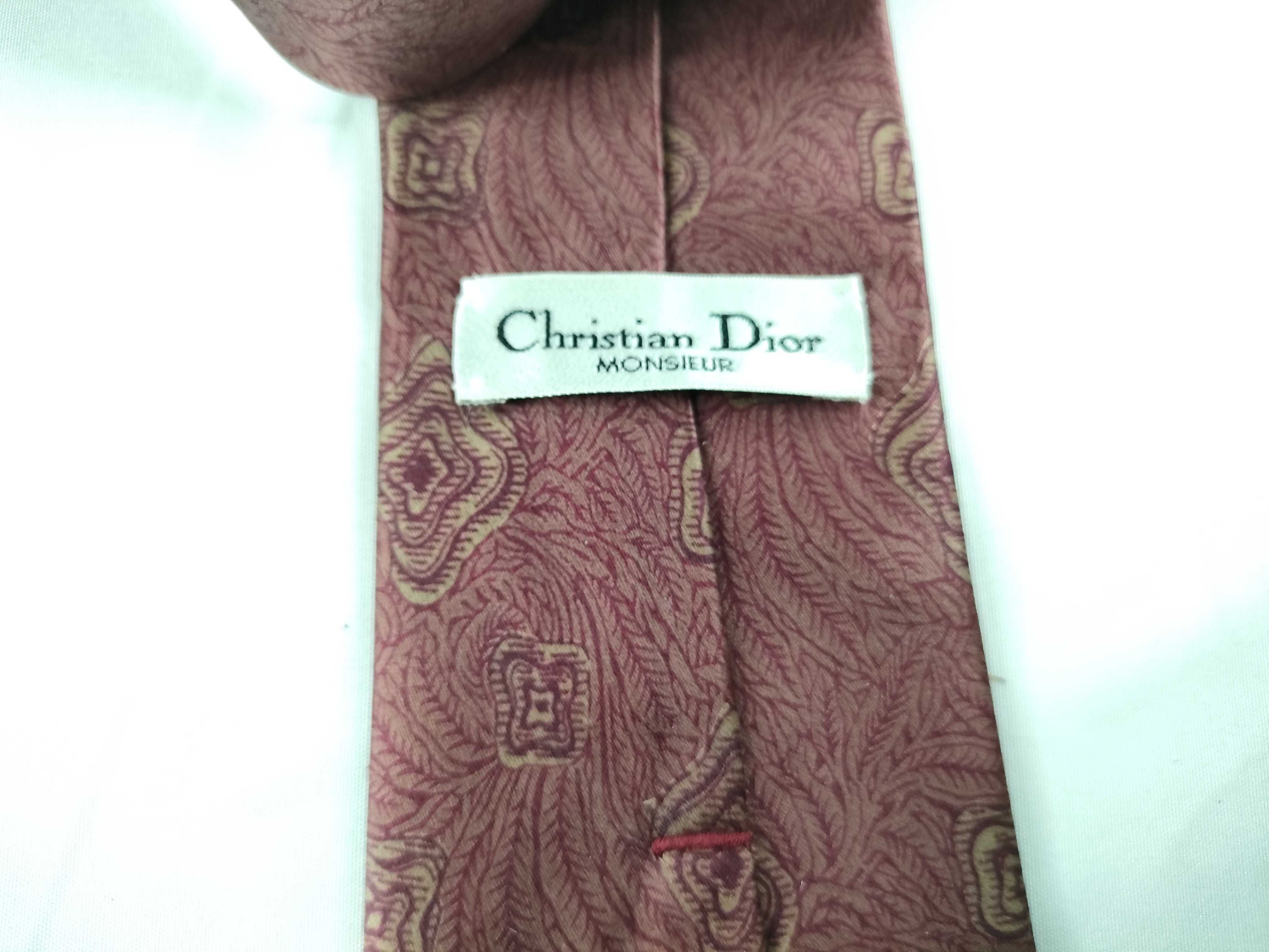 necktie and other accessories — view 5
