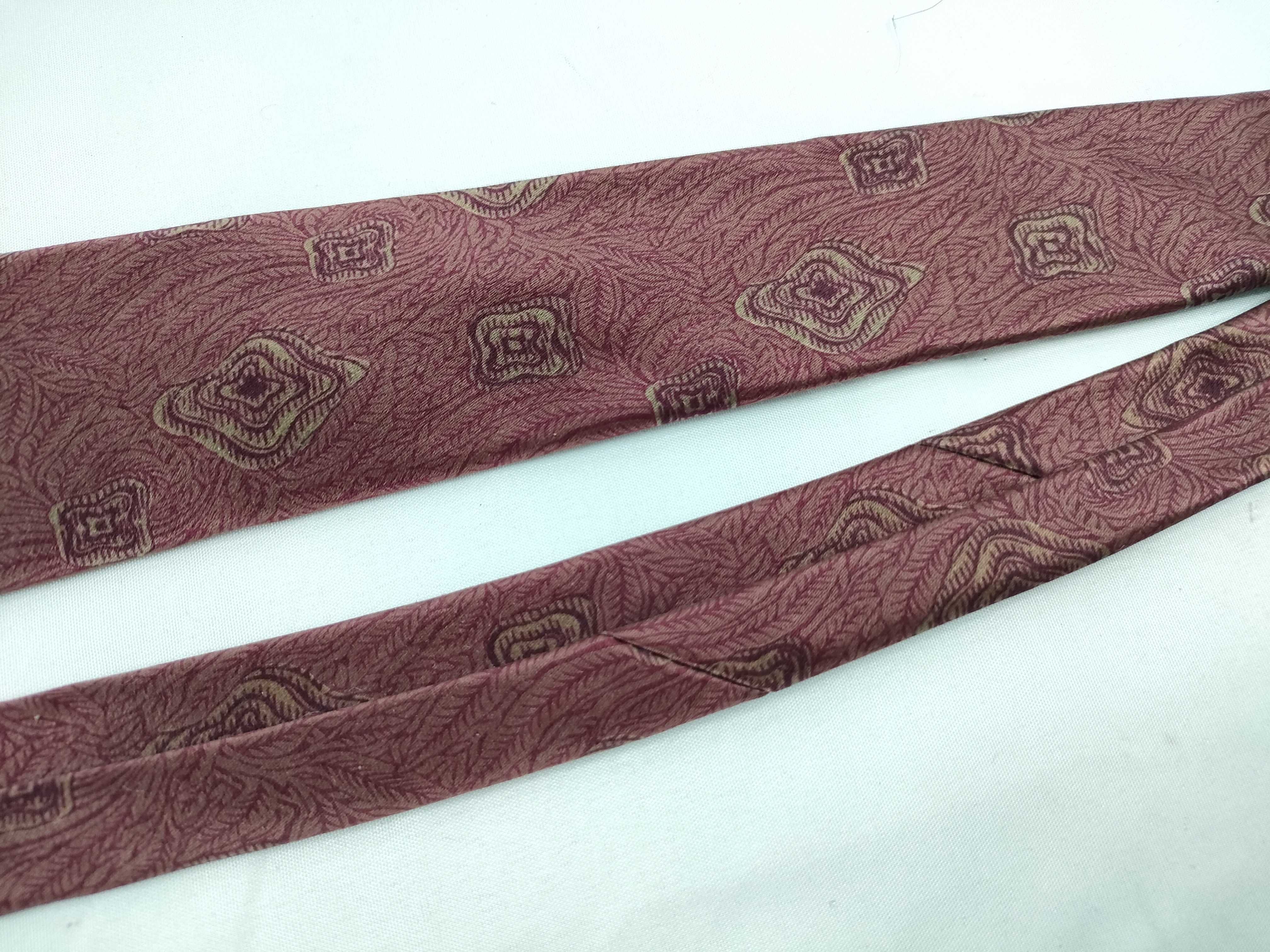 necktie and other accessories — view 7