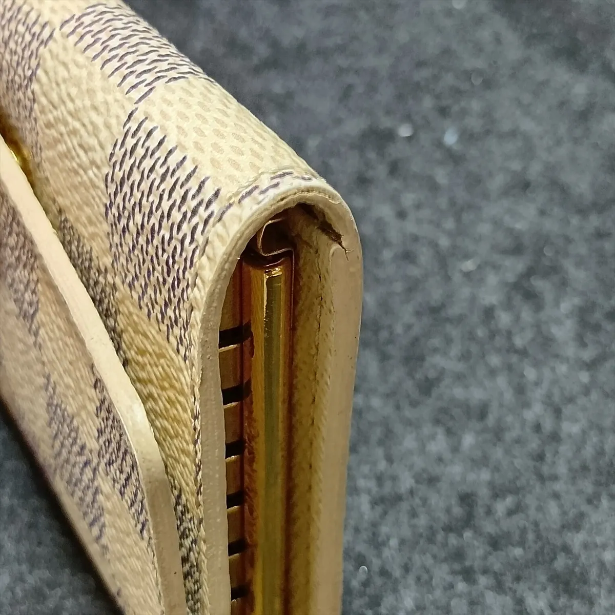 Damier Azur Multicles 6 N61745 CT0112 Ivory Key Case — view 10