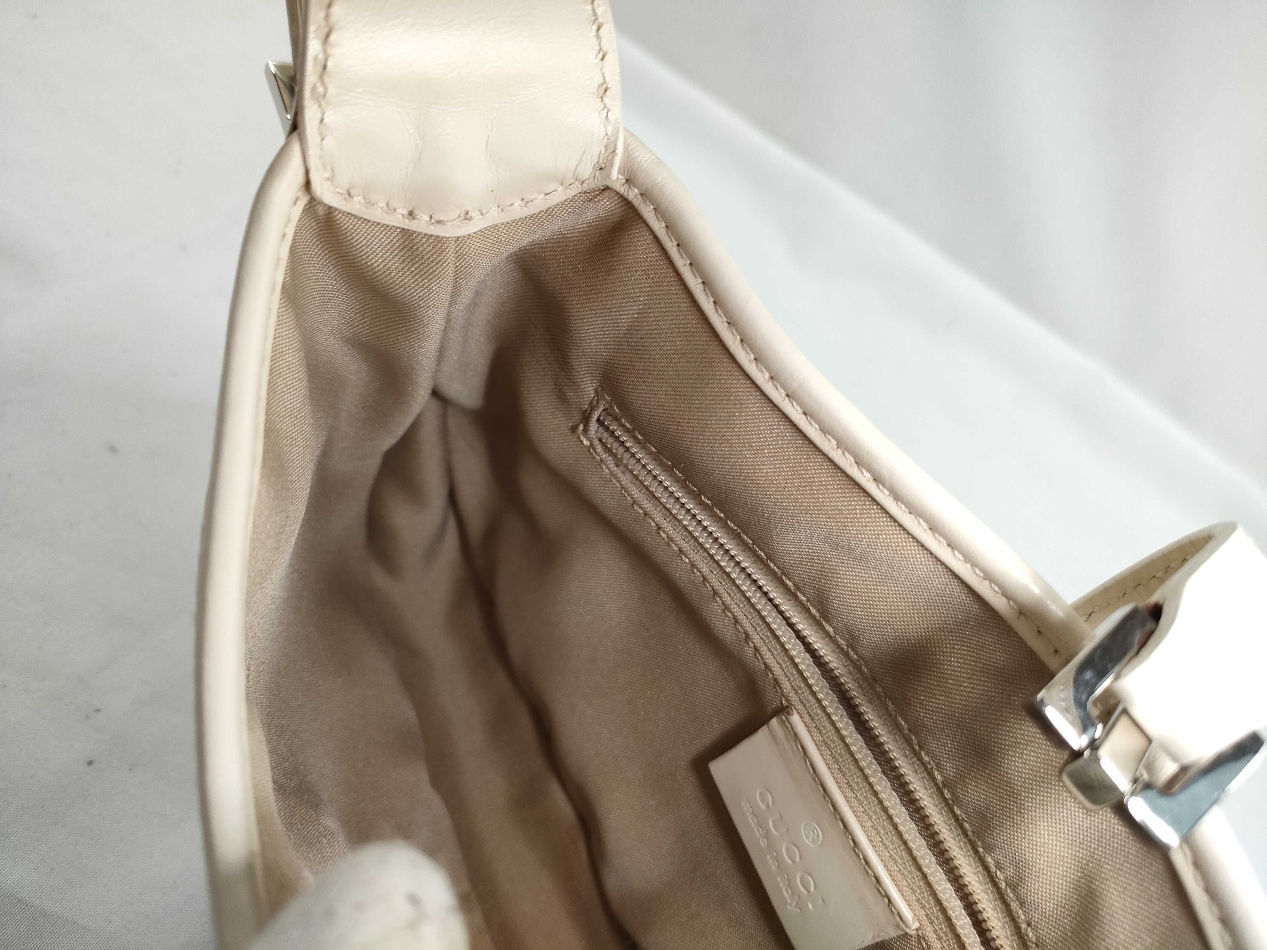 GG Canvas Jackie Shoulder Handbag — view 10
