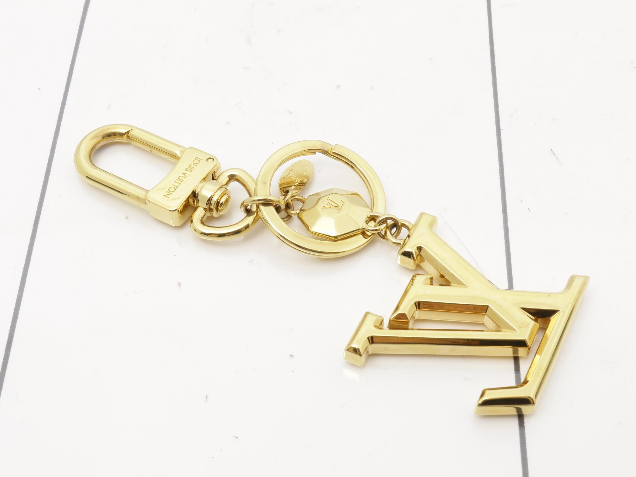 Portefeuille LV Facette Key Charm Keyring — view 2