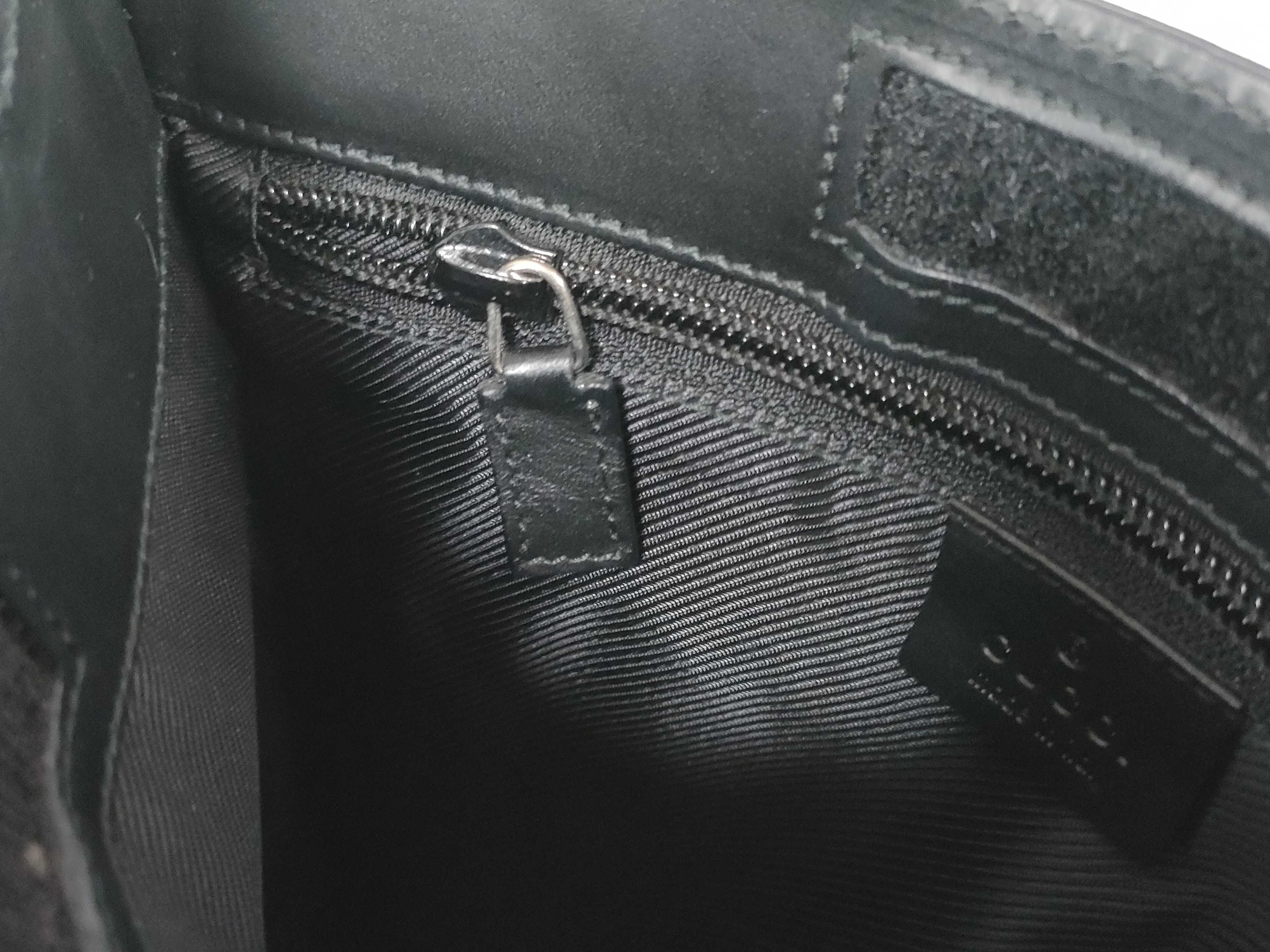GG Canvas Shoulder Bag — view 11