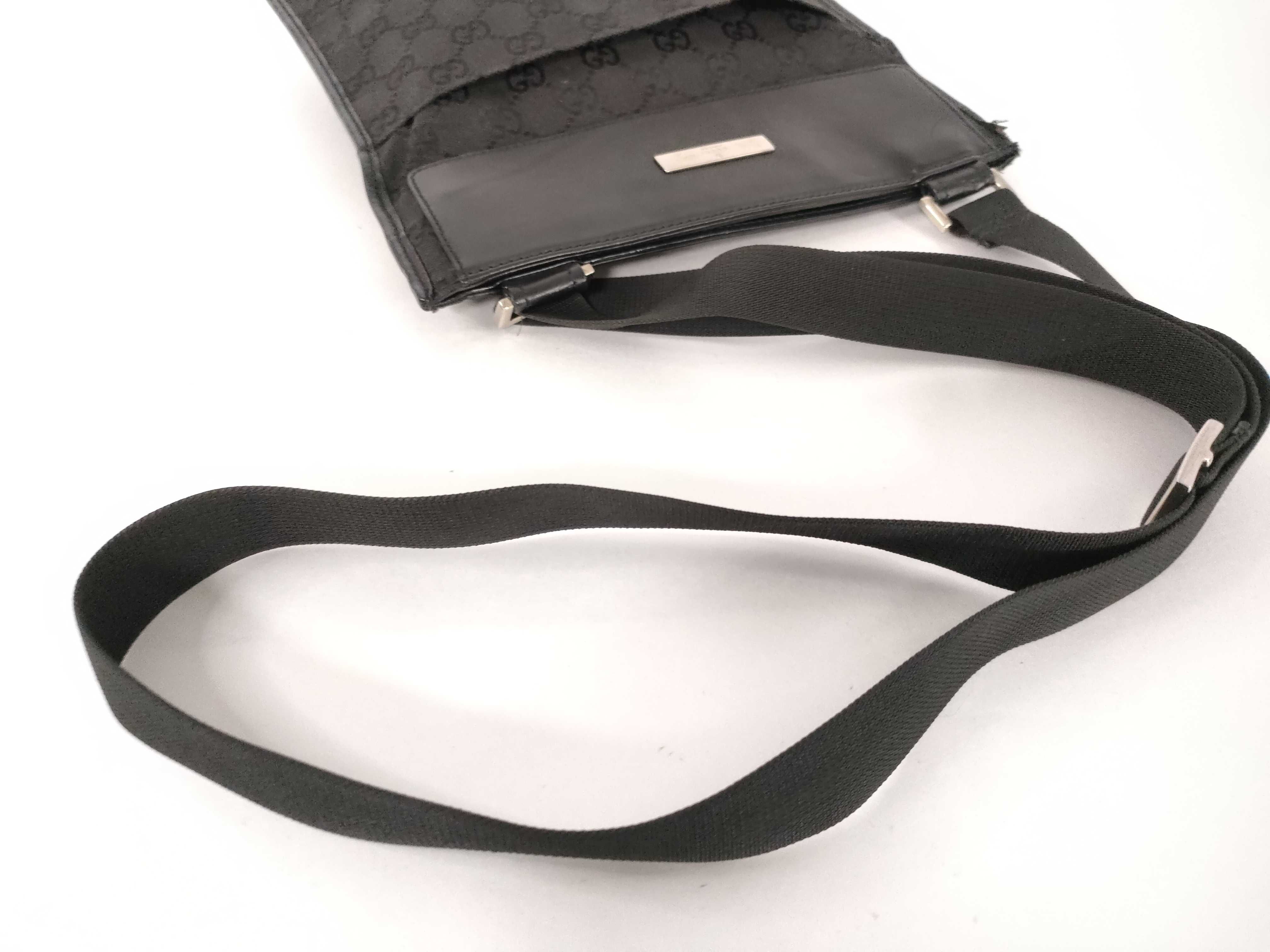 GG Canvas Shoulder Bag — view 3