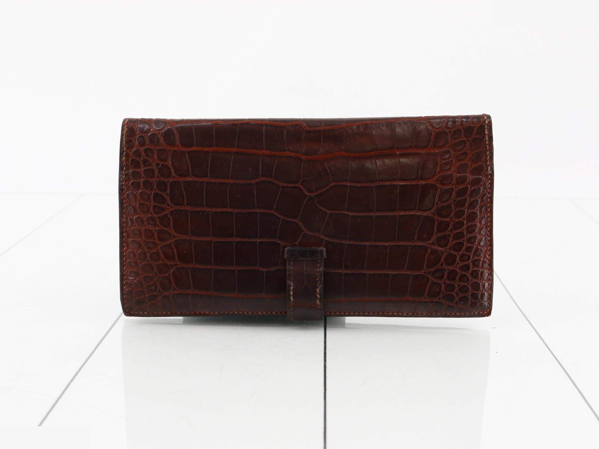 long wallet — view 2