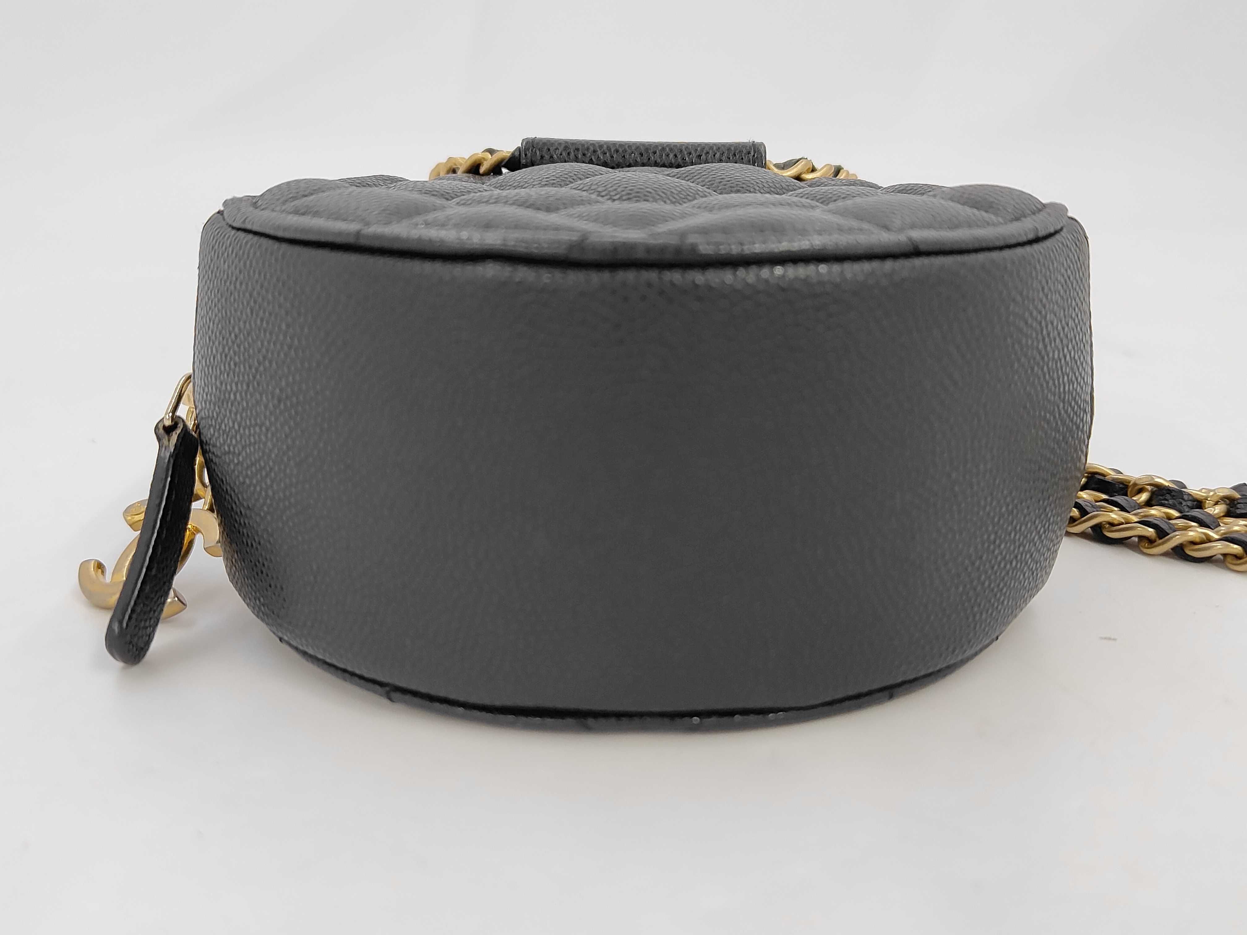 Caviar Skin Round 2WAY Handle Shoulder Bag Matelasse Bag — view 7