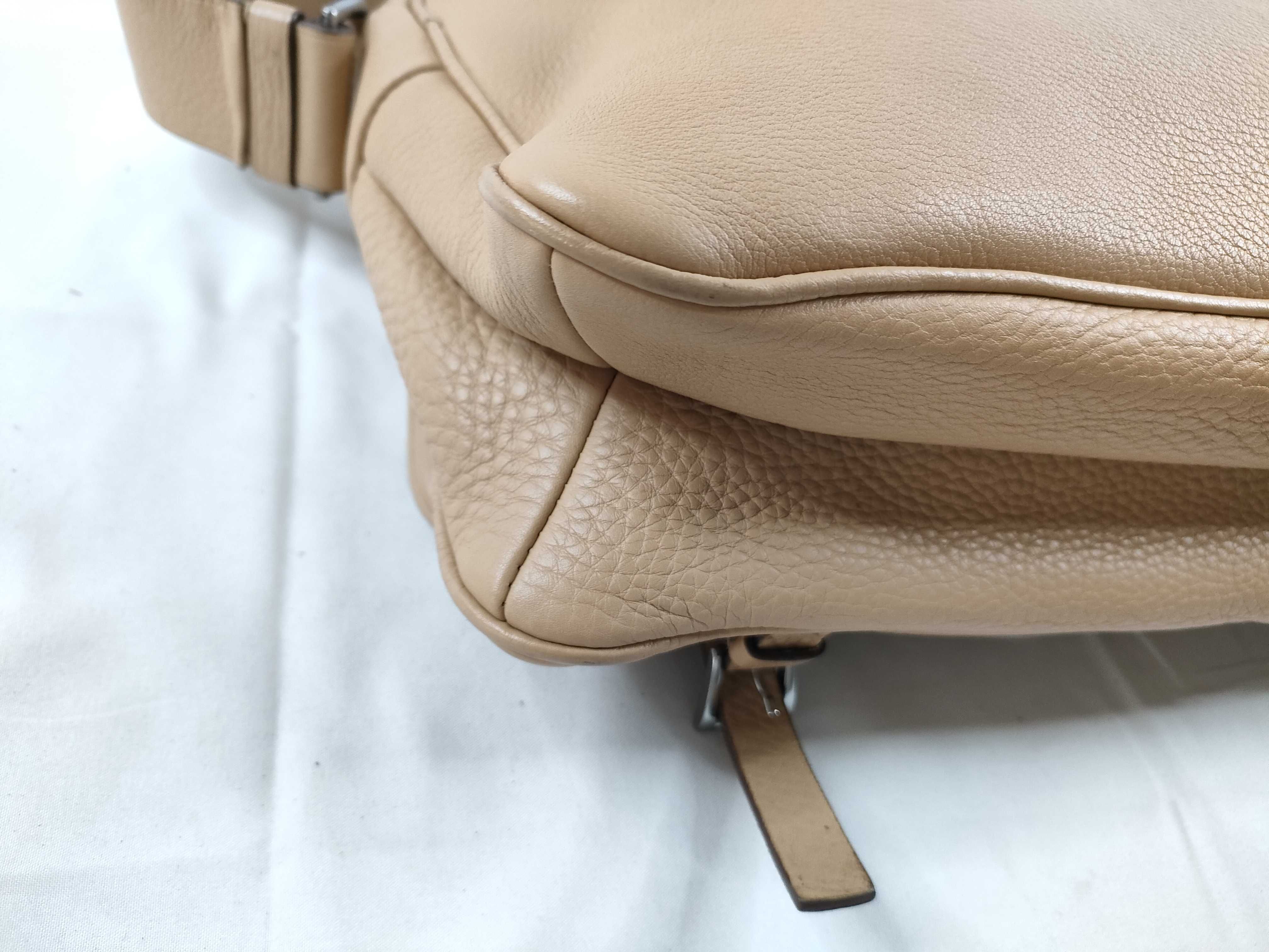 Logo Messenger Leather Shoulder Bag — view 3