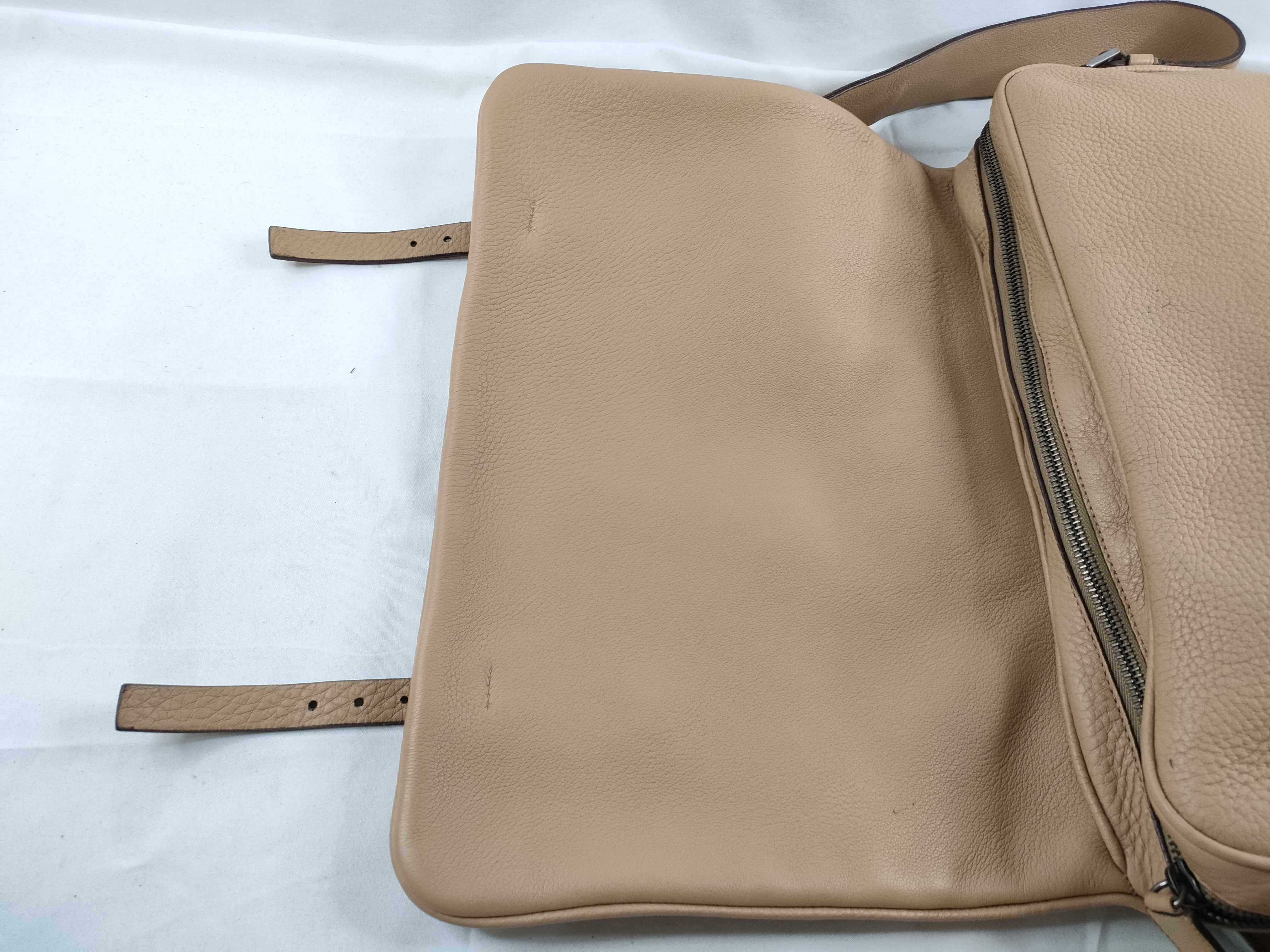 Logo Messenger Leather Shoulder Bag — view 9