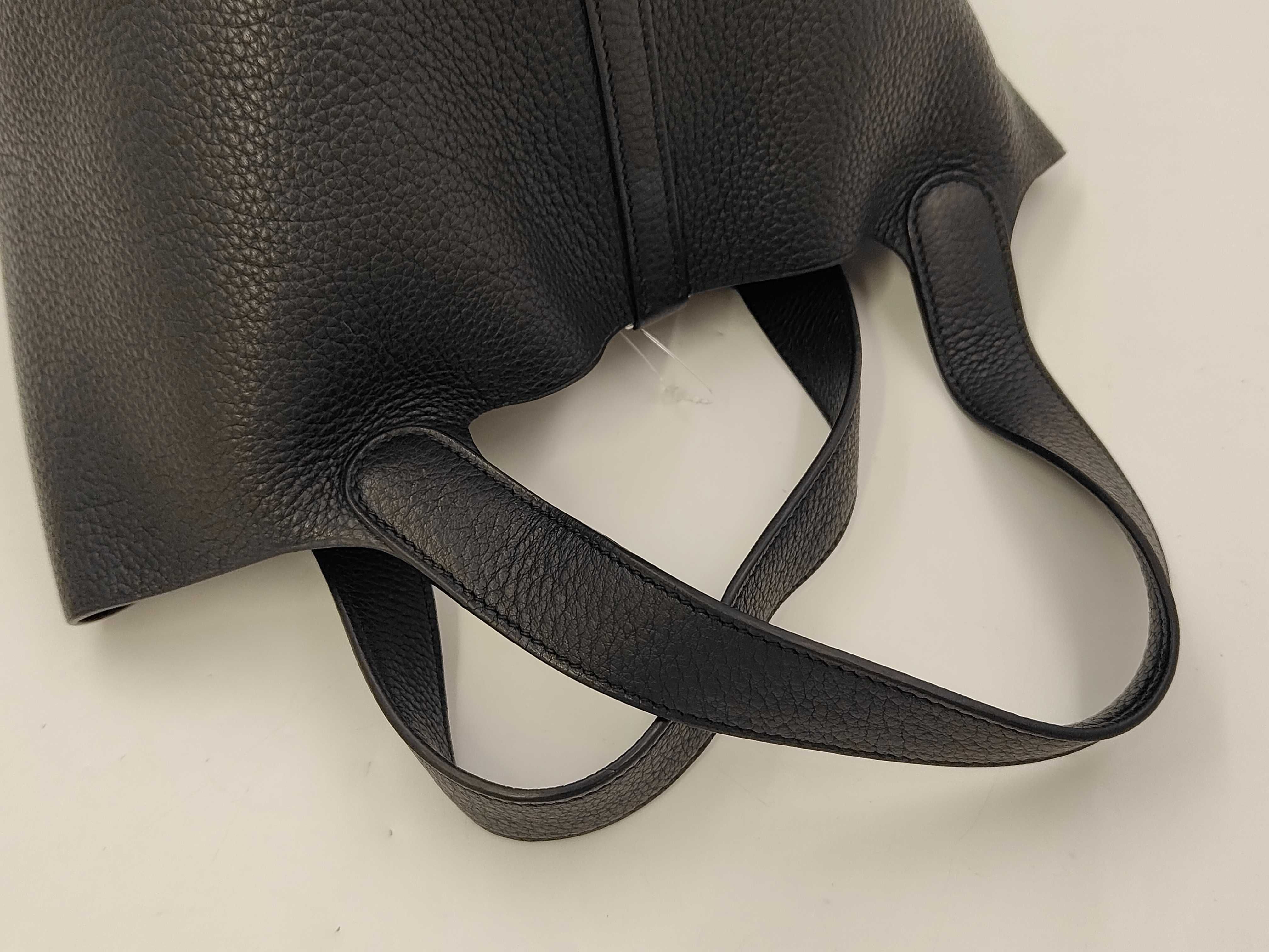 Picotin Lock 22 Silver Hardware Noir [Stamp] K Handbag — view 3