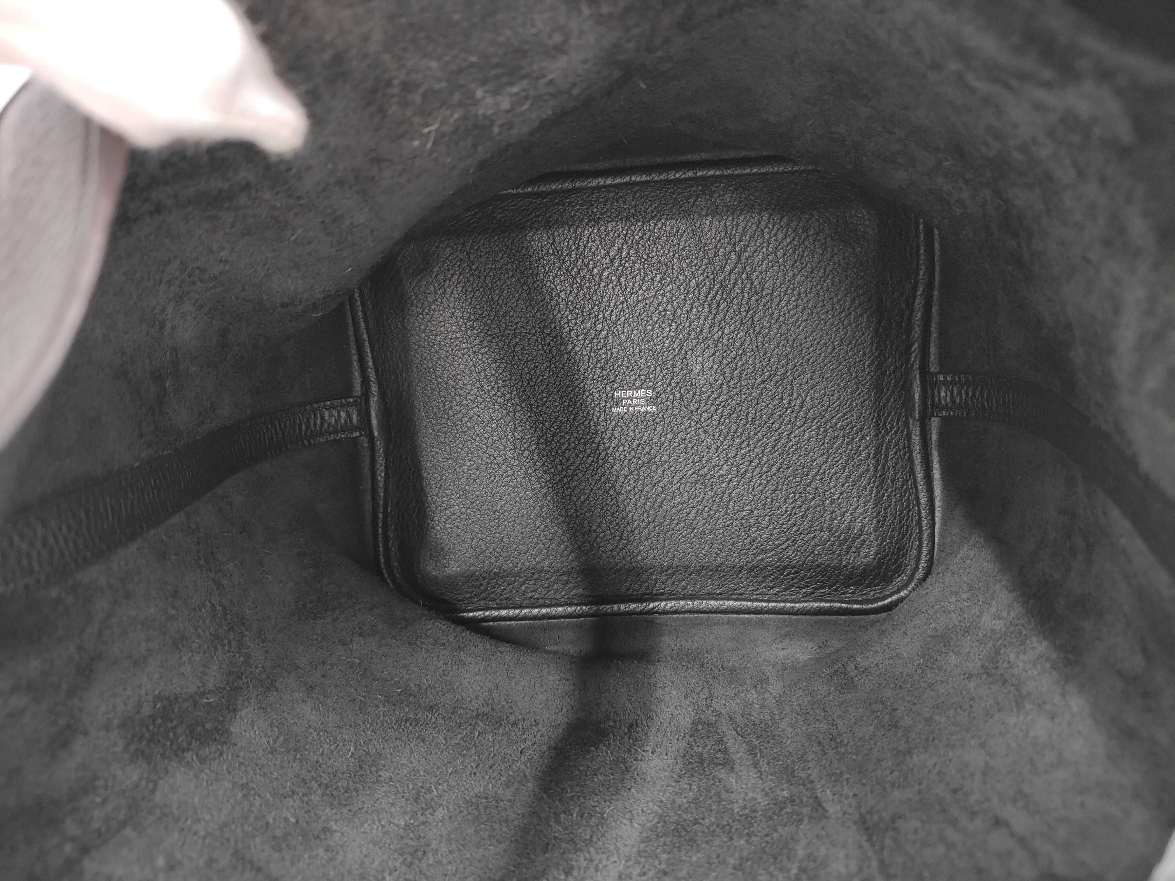 Picotin Lock 22 Silver Hardware Noir [Stamp] K Handbag — view 8