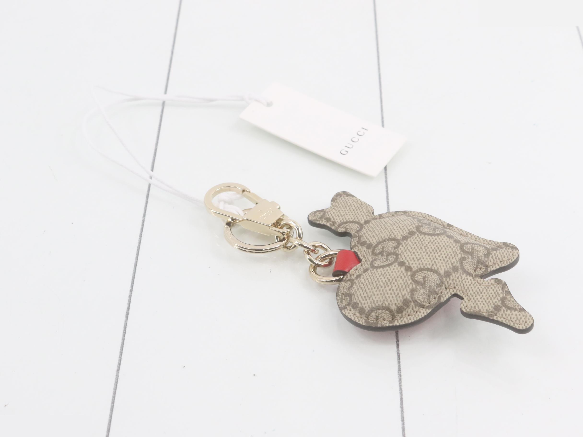 Unused GG Heart Keyring, with box and dust bag. — view 2