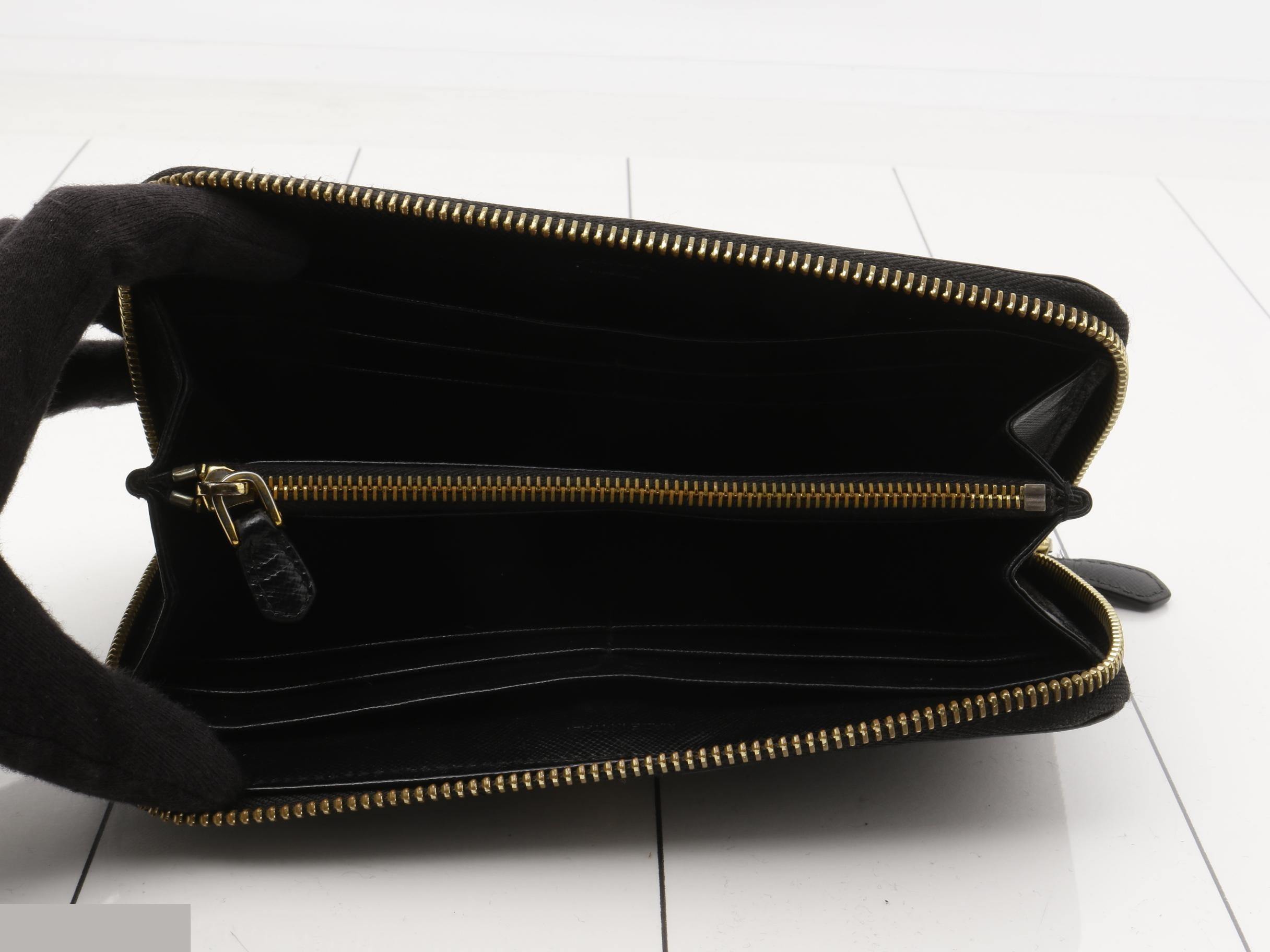 Other lines: Bags and Wallets — view 4