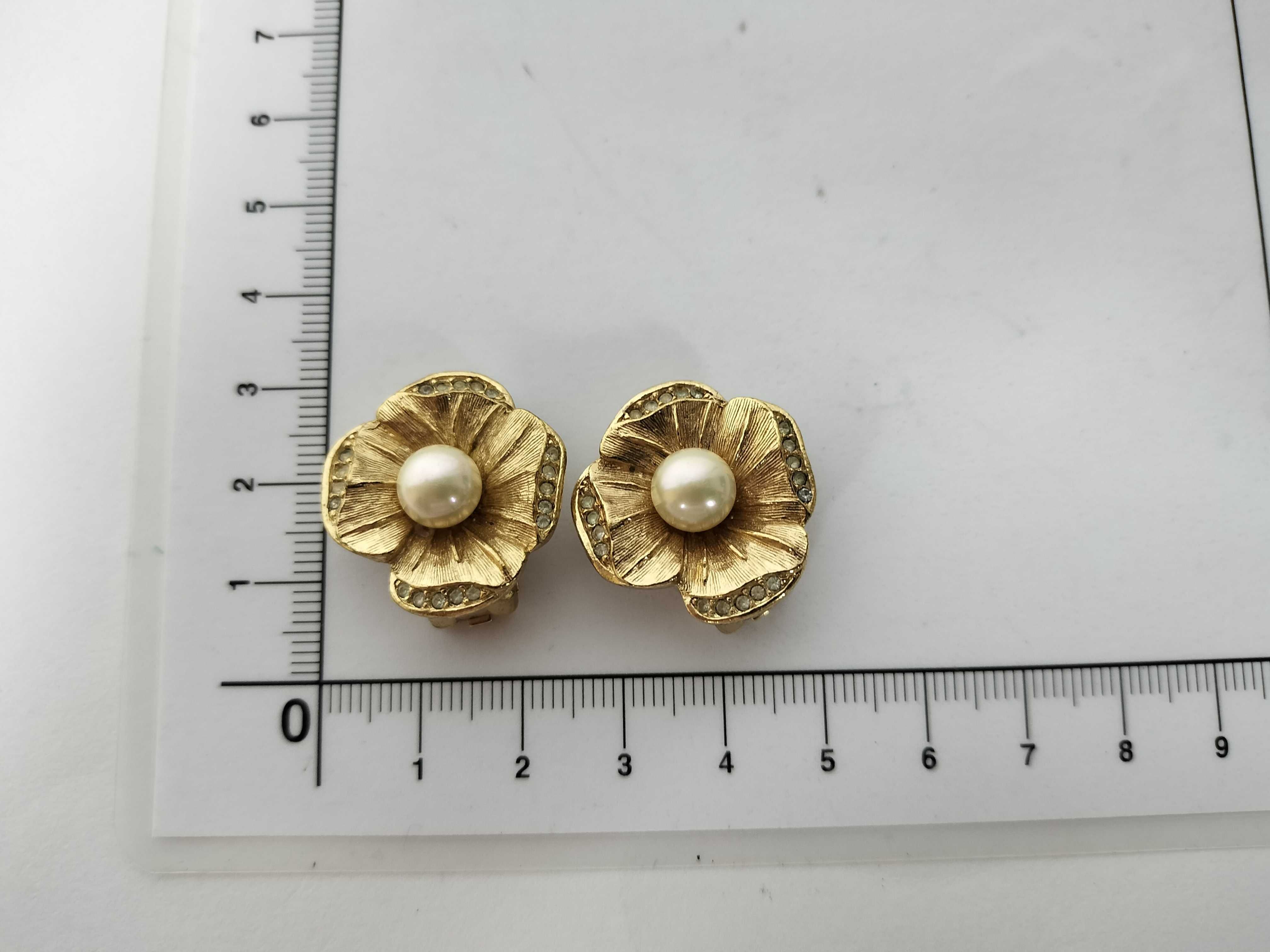 Flower Earrings — view 7