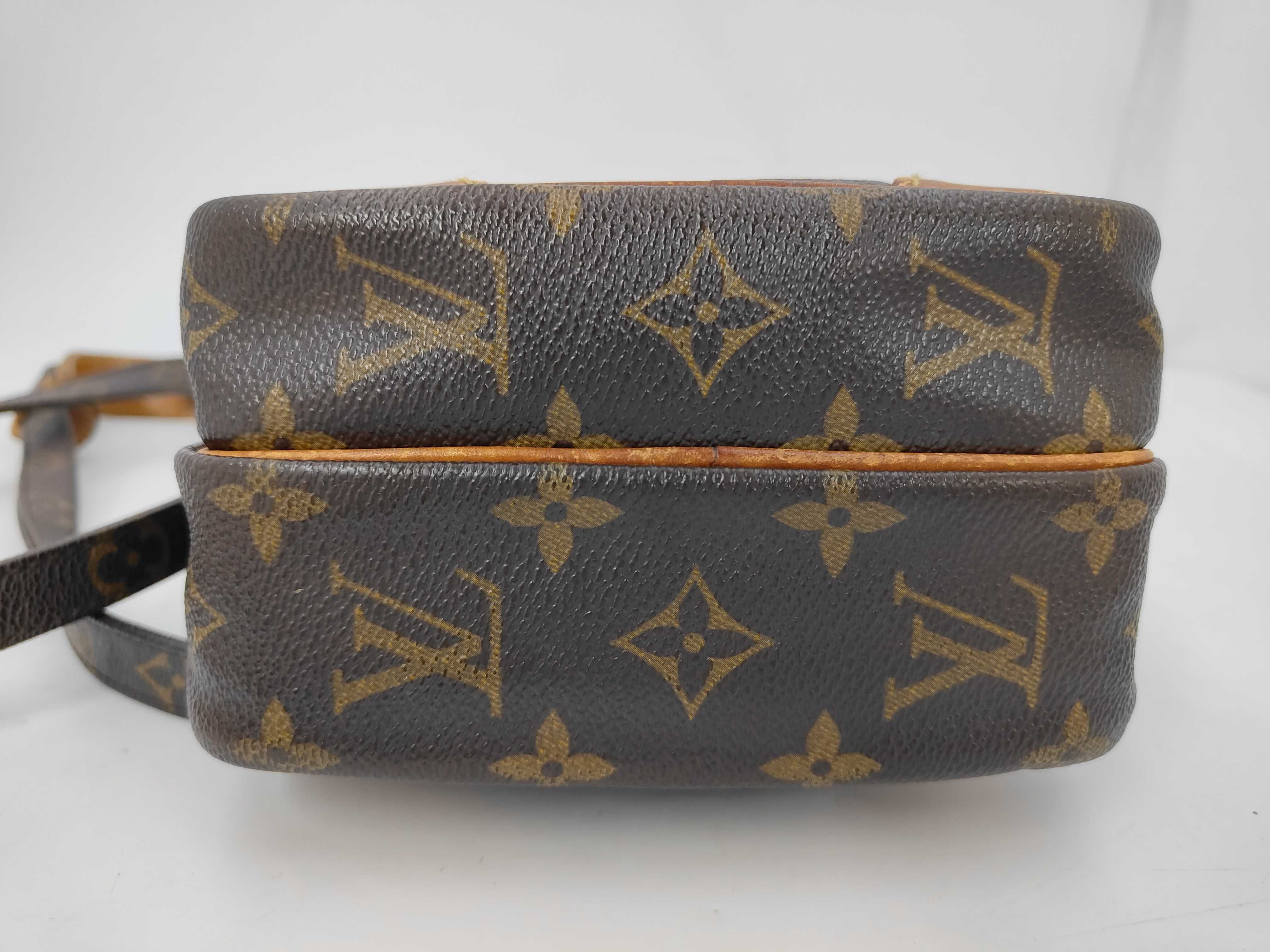 Monogram Amazon 882TH Shoulder Bag — view 8