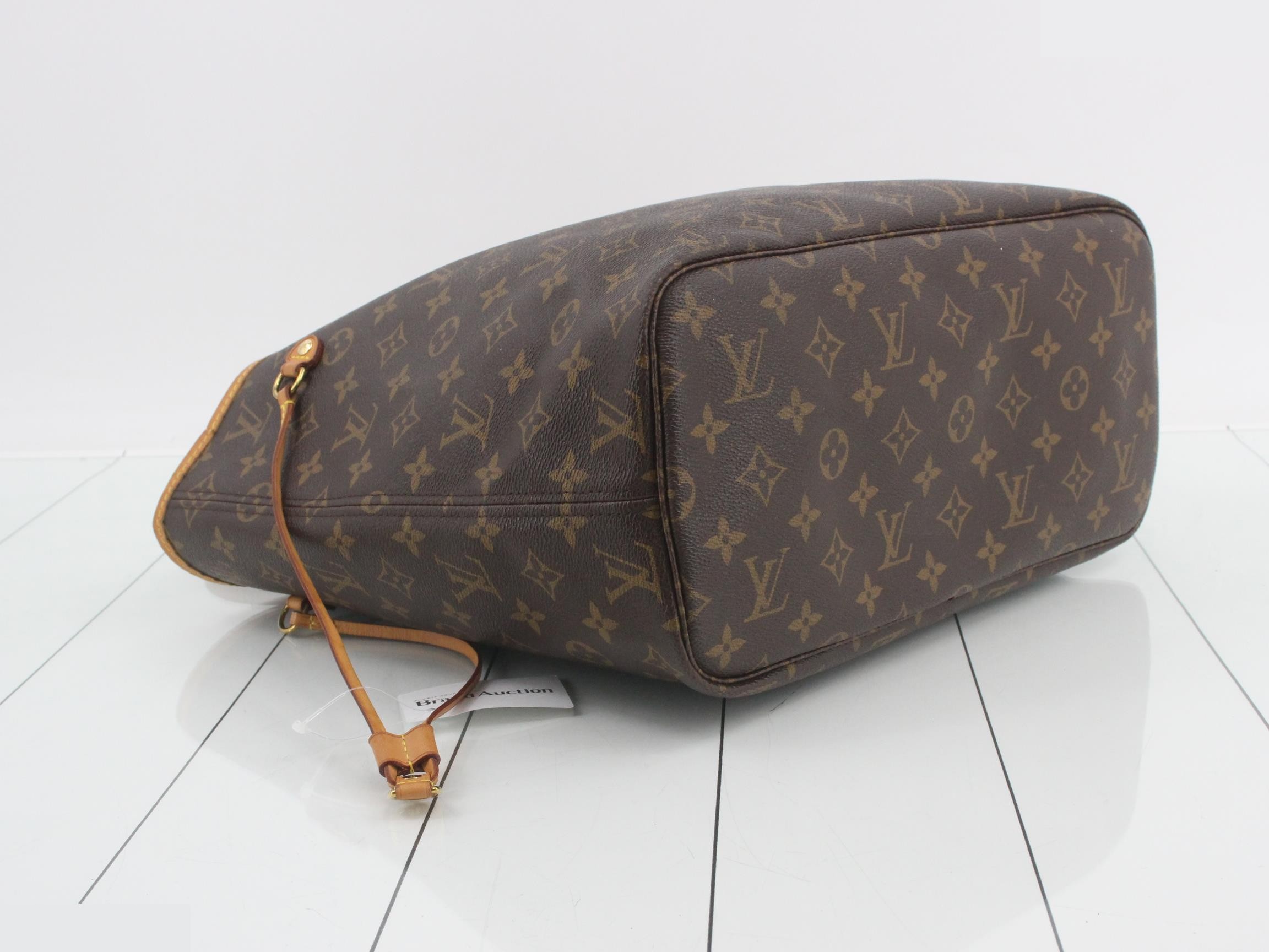 Monogram Neverfull MM Tote Bag — view 5