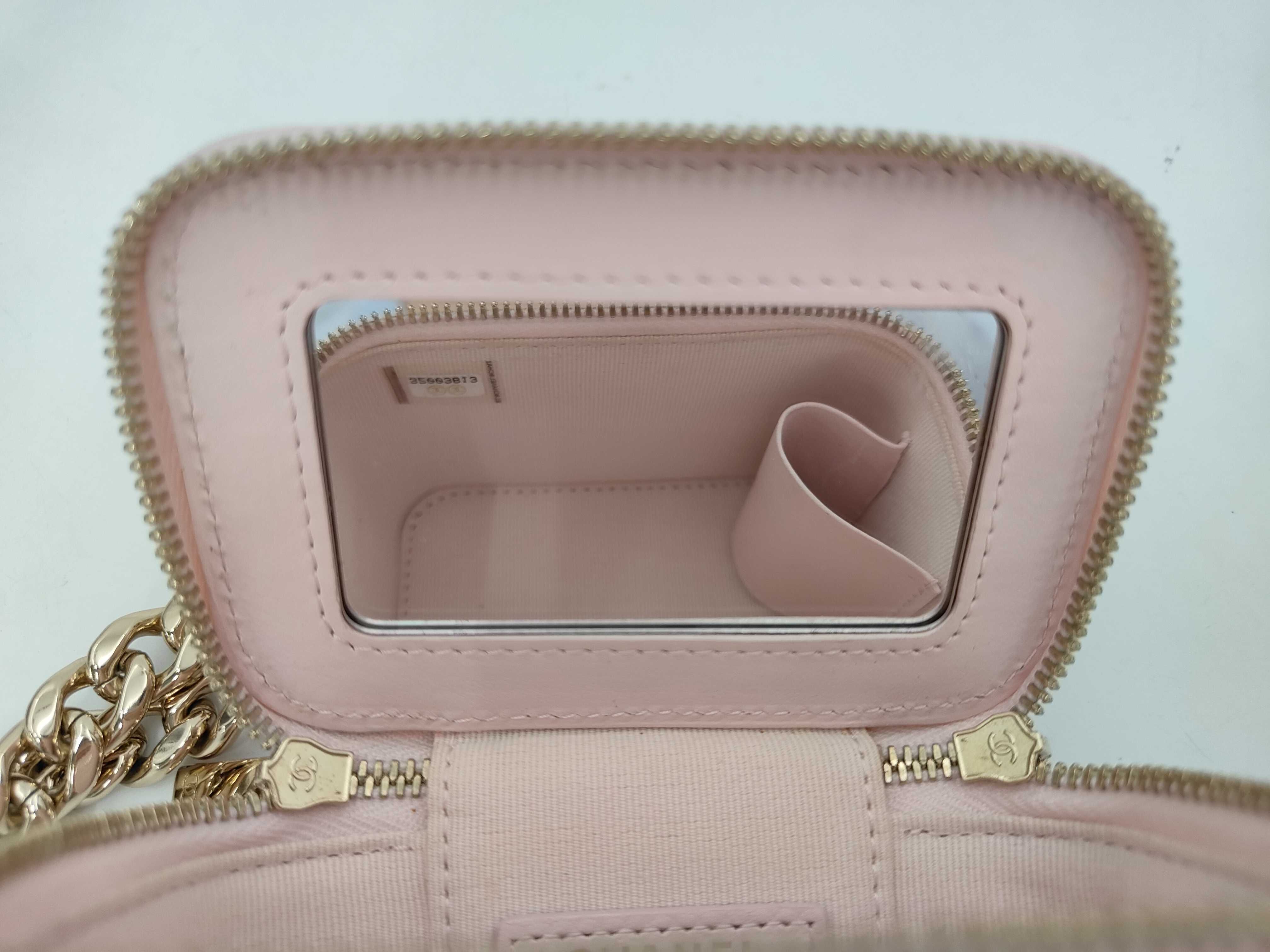 Matelassé Handbag Shoulder Bag — view 13