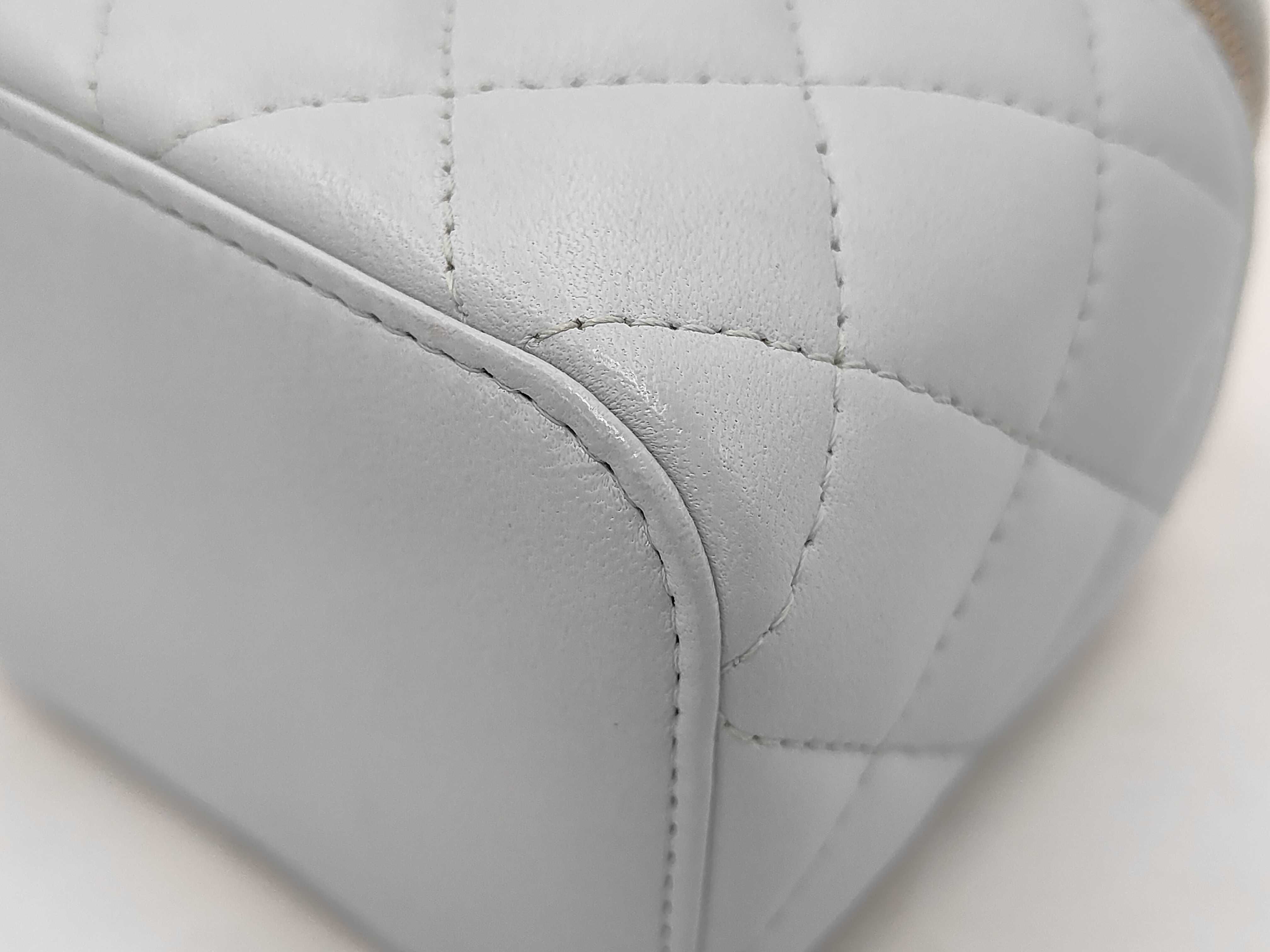 Matelassé Handbag Shoulder Bag — view 4