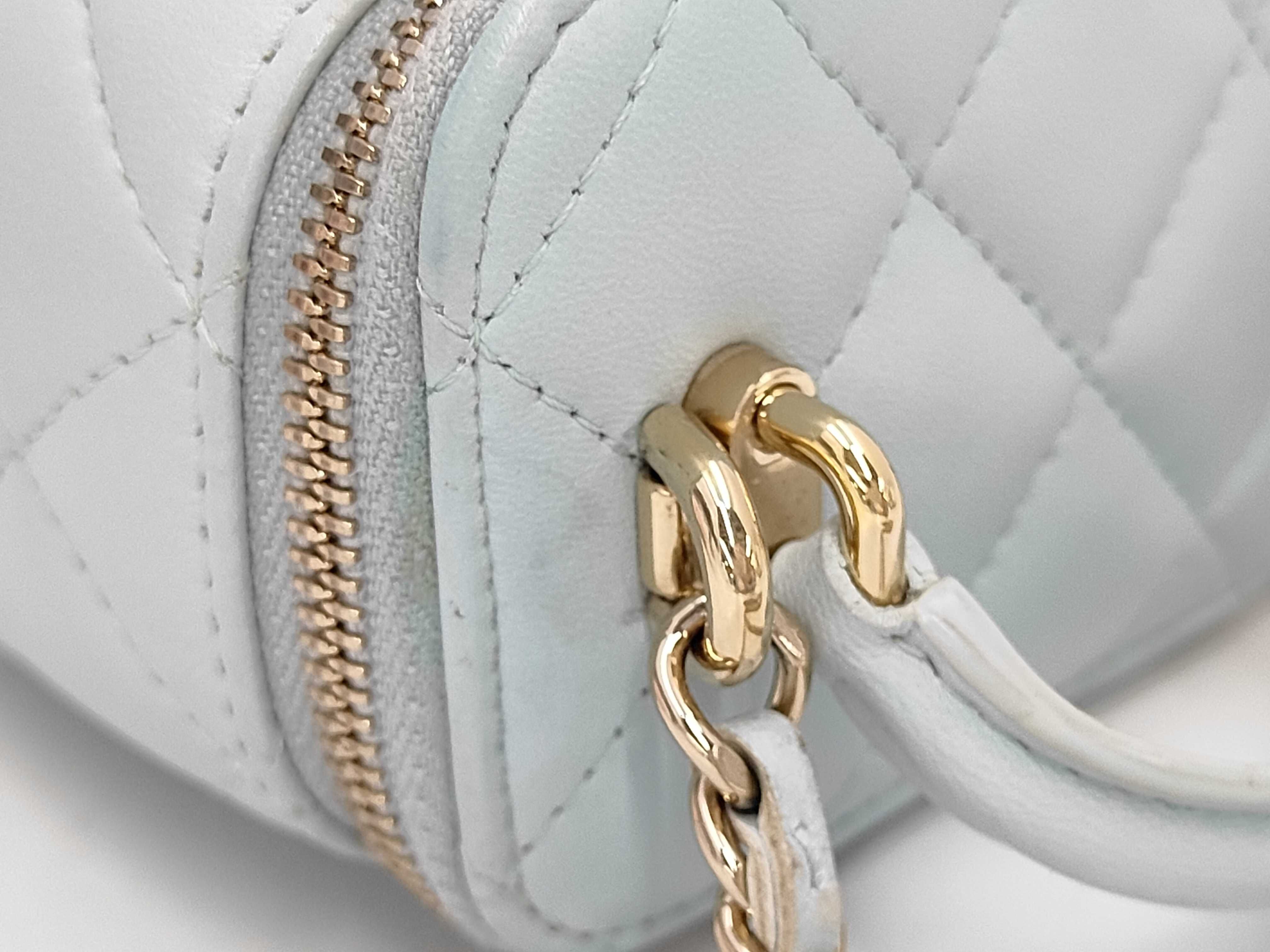 Matelassé Handbag Shoulder Bag — view 6
