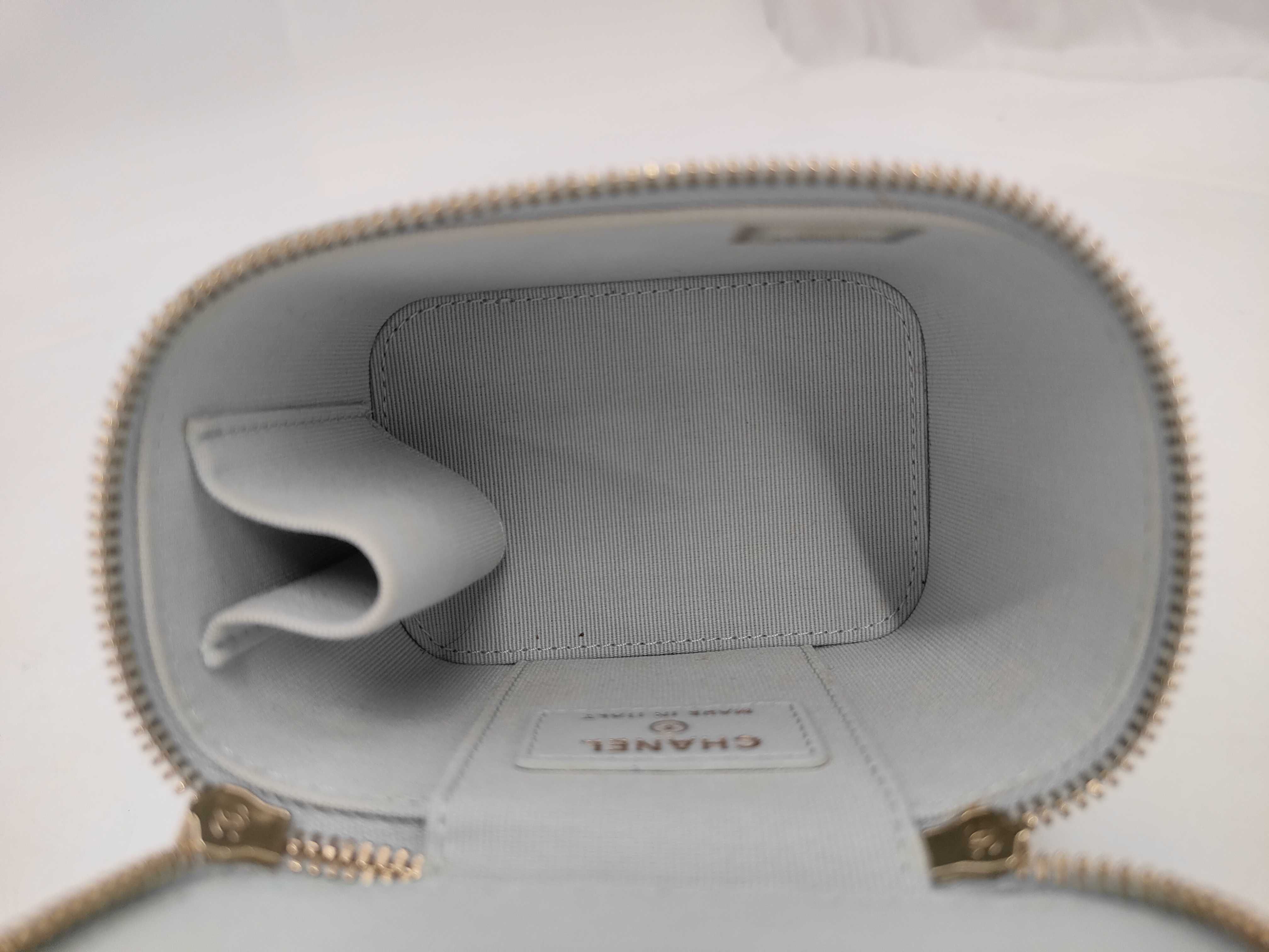 Matelassé Handbag Shoulder Bag — view 8