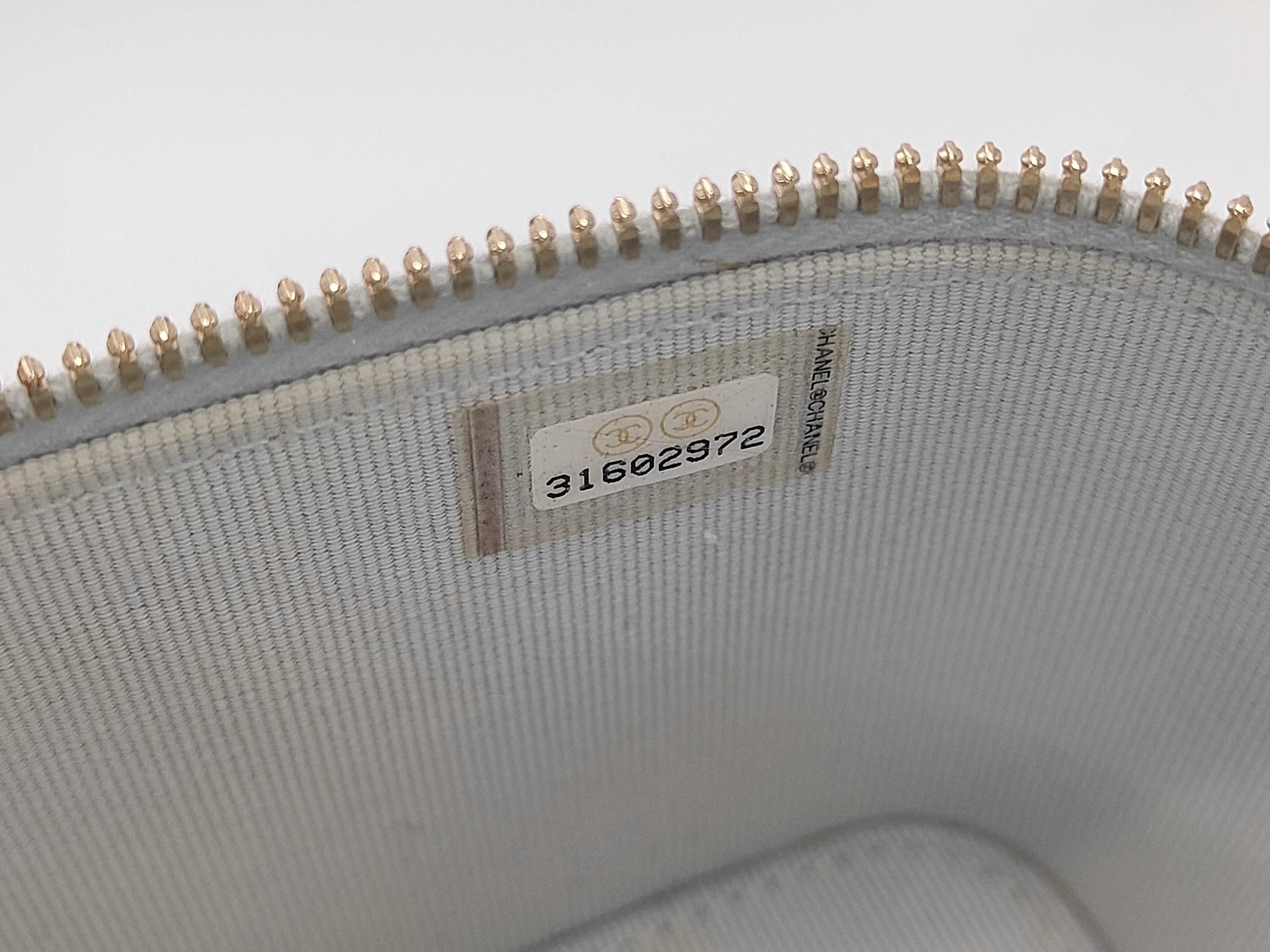 Matelassé Handbag Shoulder Bag — view 9