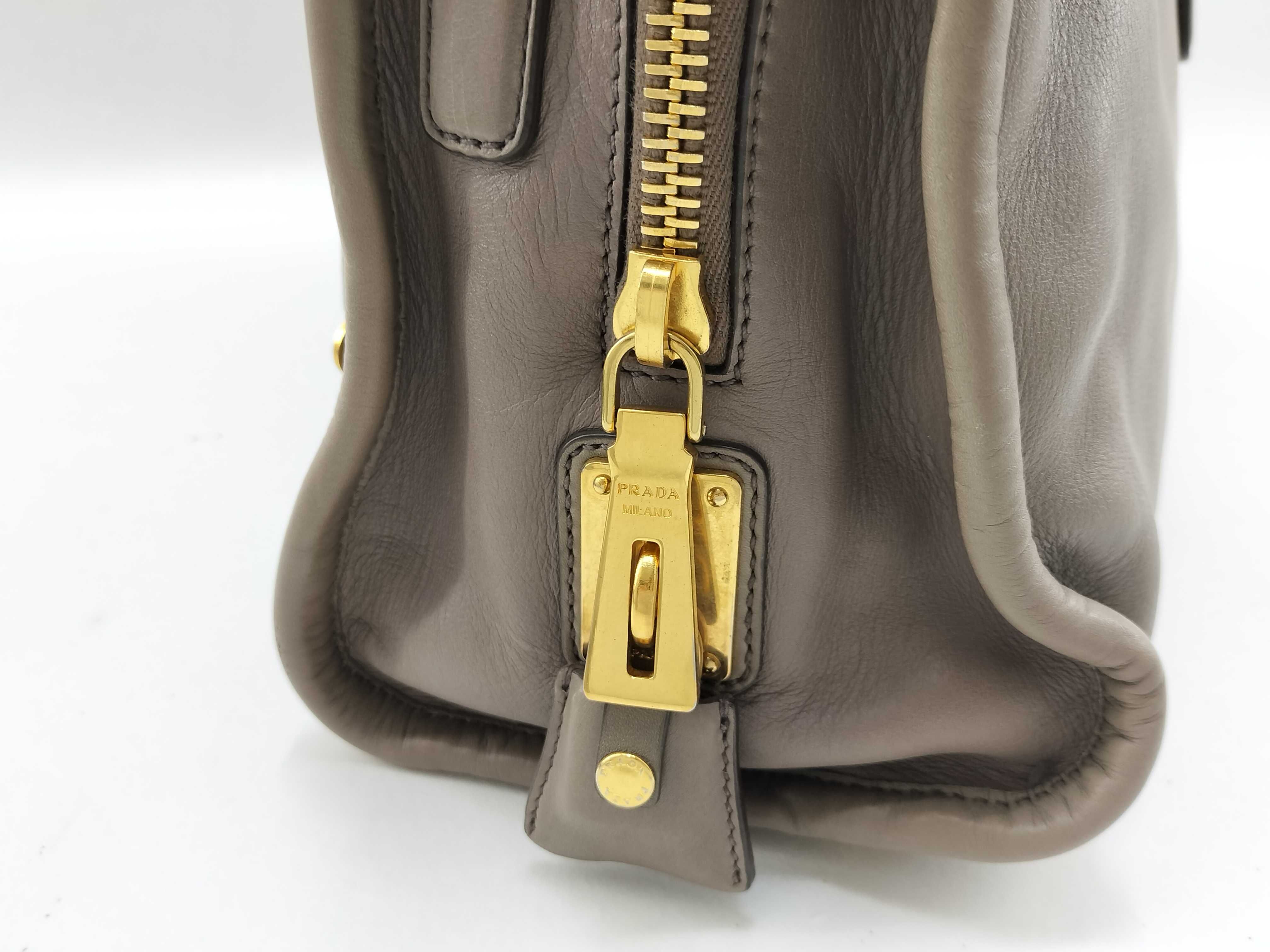 City Calf Leather 2-Way Bag Gray BN2205 Handbag — view 4