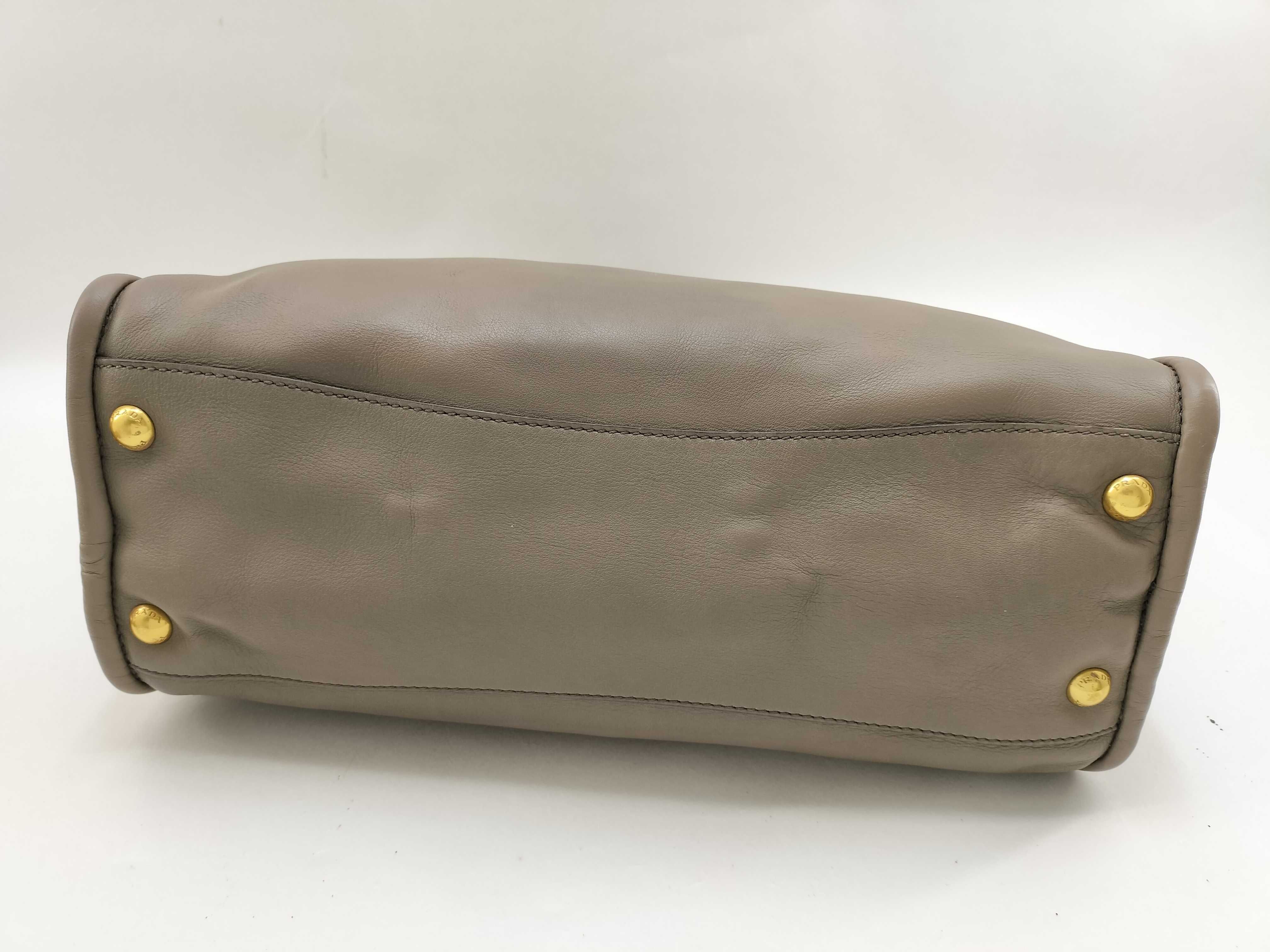 City Calf Leather 2-Way Bag Gray BN2205 Handbag — view 8