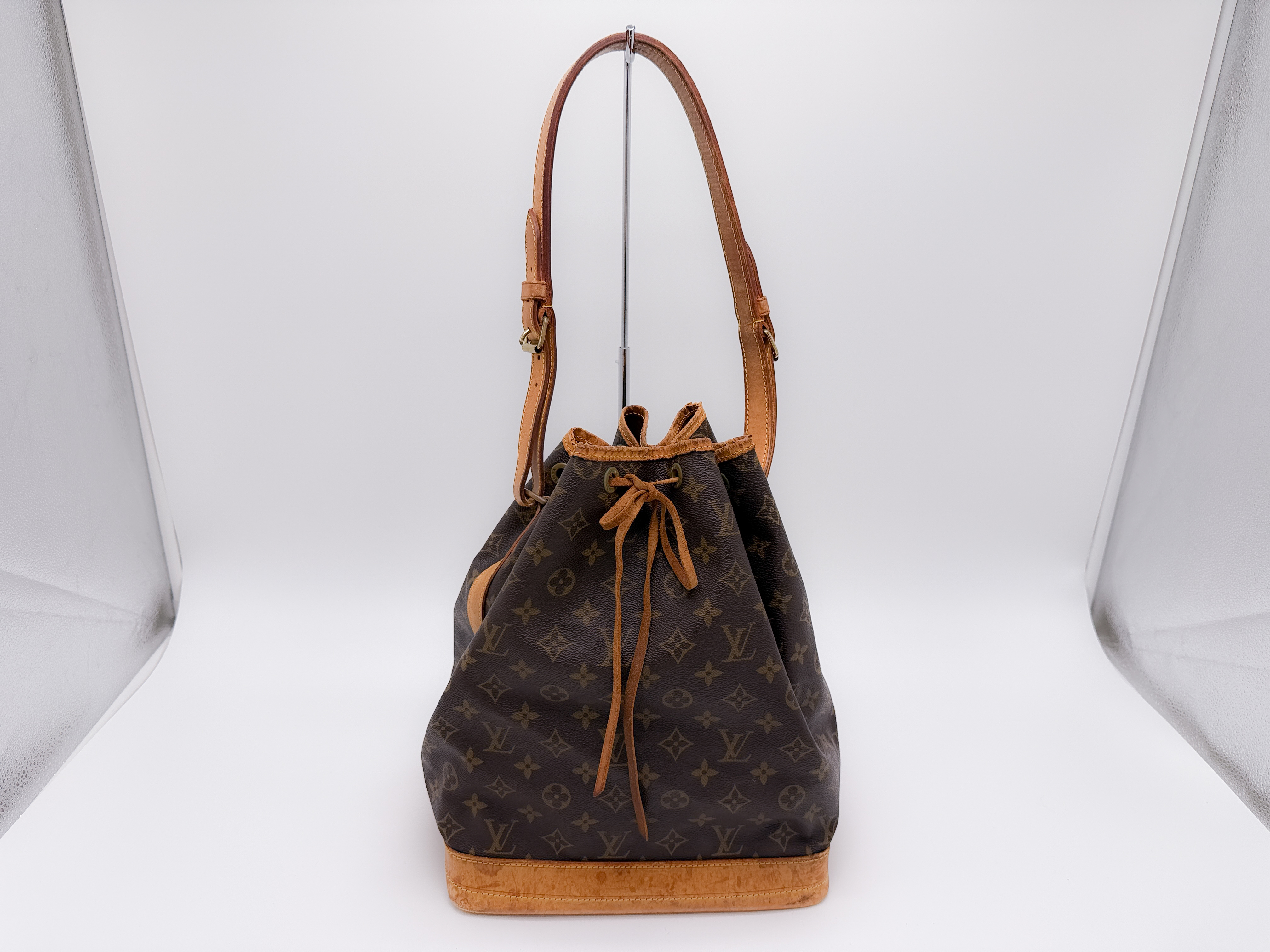 Monogram M42224 Noe Shoulder Bag