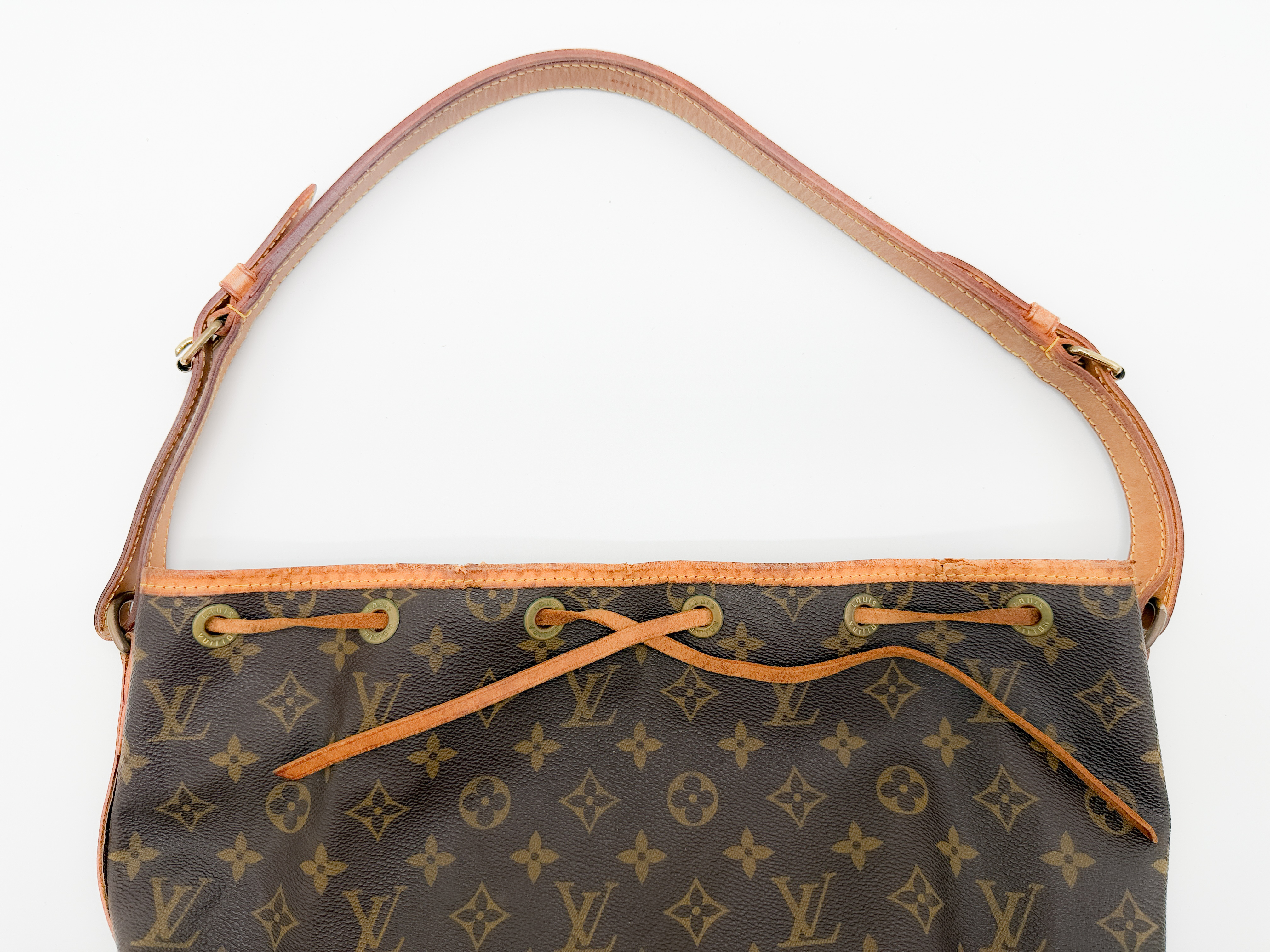 Monogram M42224 Noe Shoulder Bag — view 7