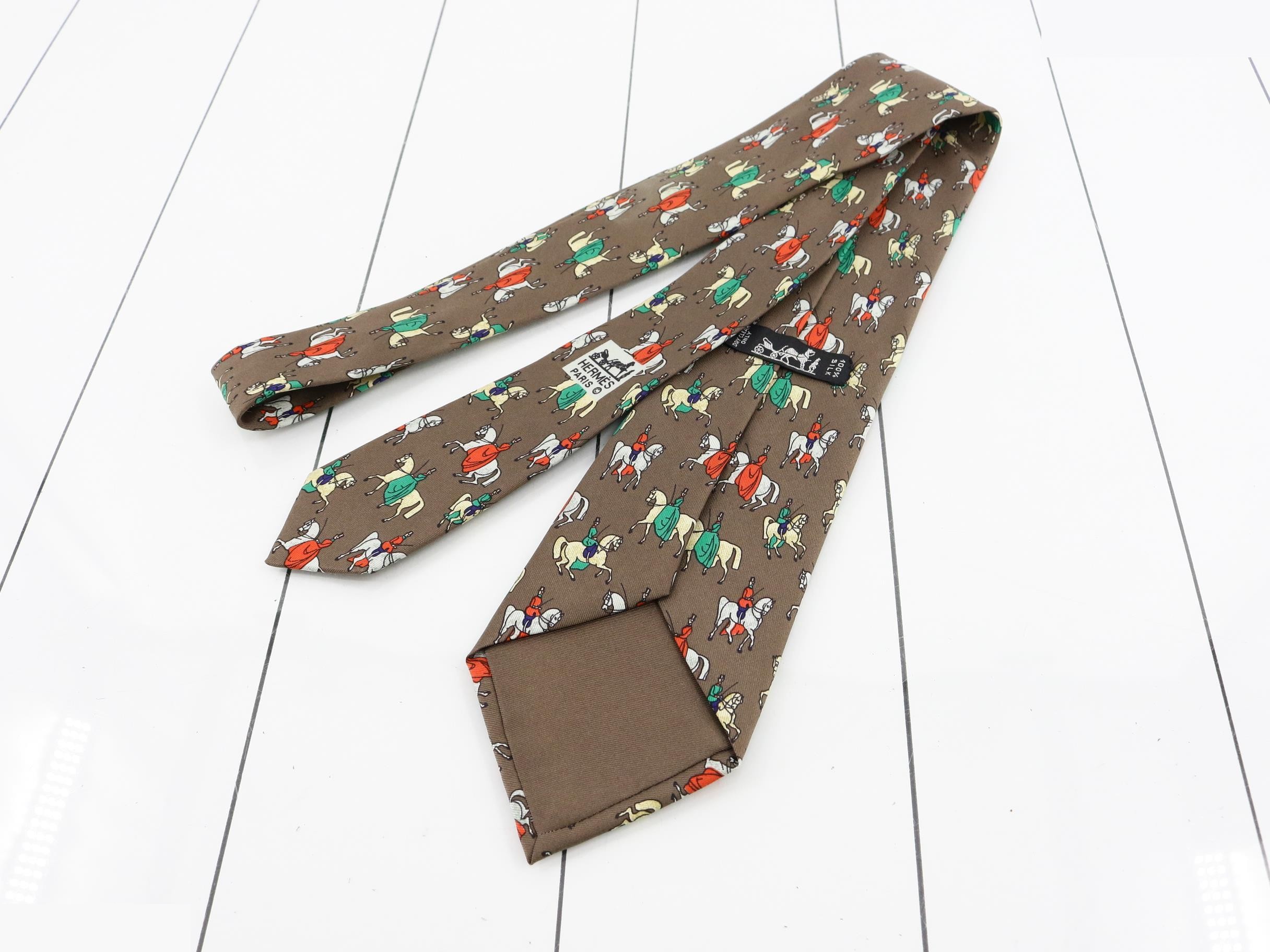 tie, jockey, knight, lady — view 2