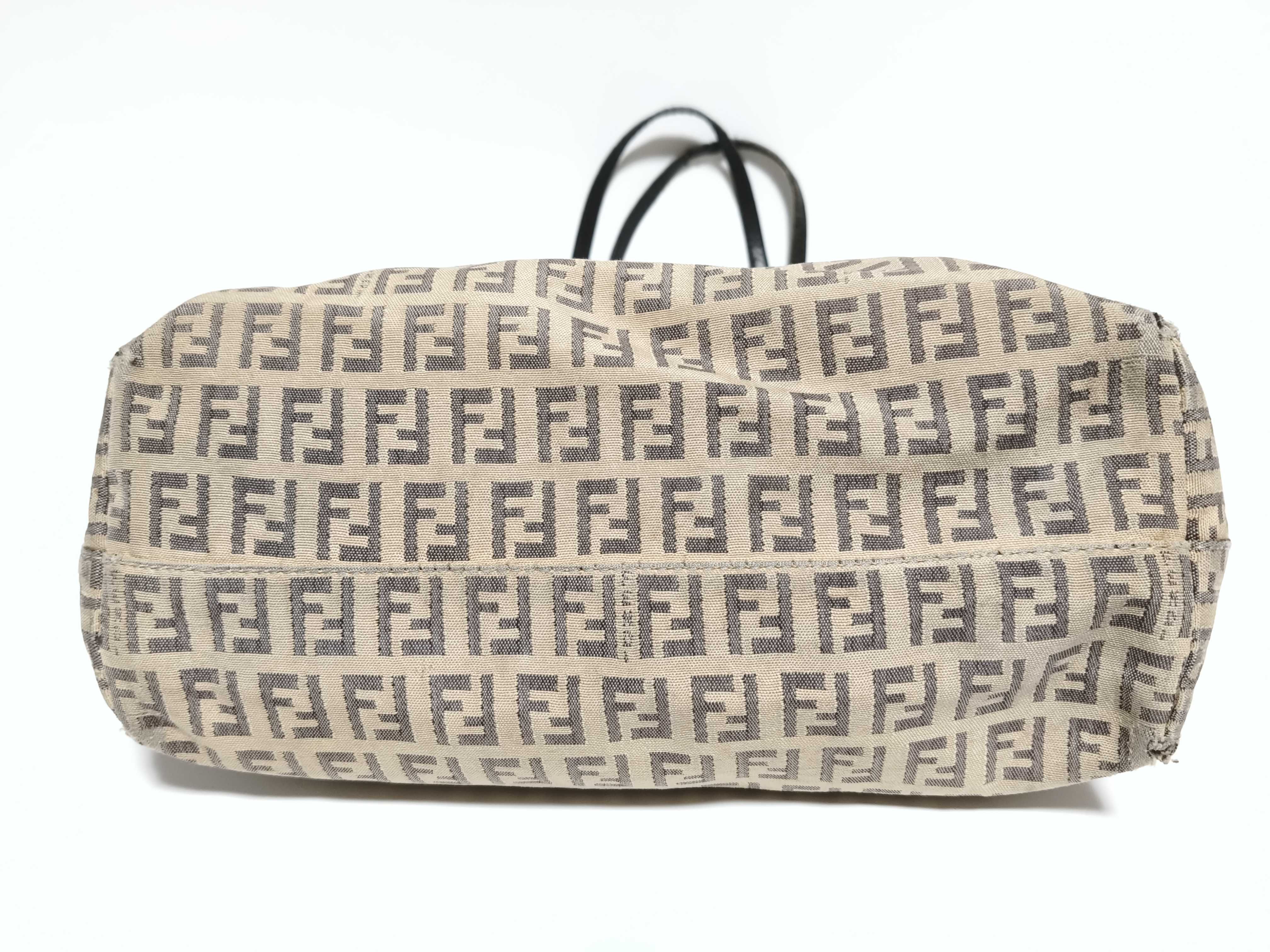 Zucca Pattern Fendi Tote Zucchino Canvas Leather Beige Black Tote Bag — view 7
