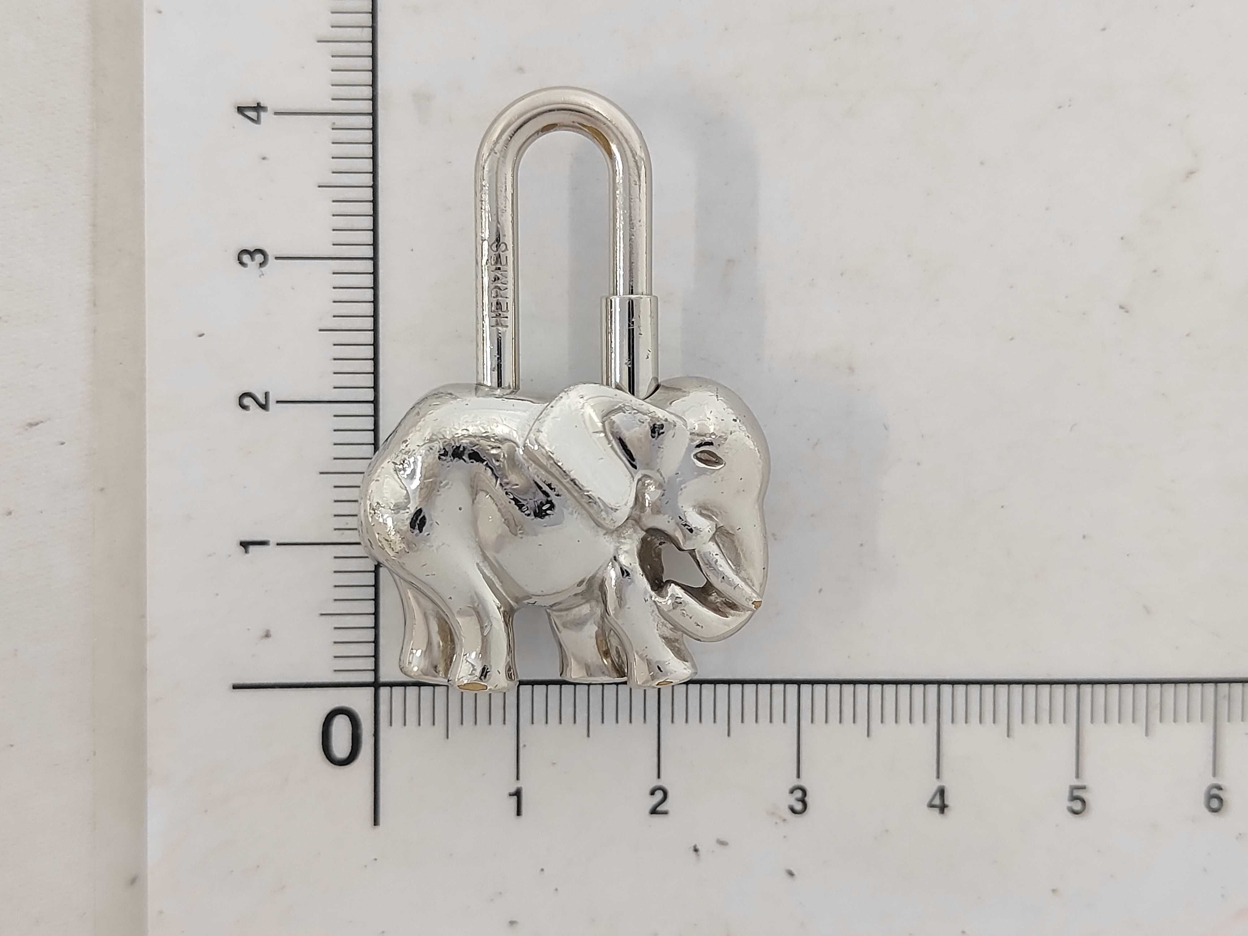 Elephant Cadena Silver Charm Screw-Type Other Accessories — view 5