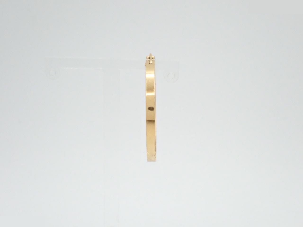 flat hoop earring, approximately 4cm in diameter, sold individually (one earring only).