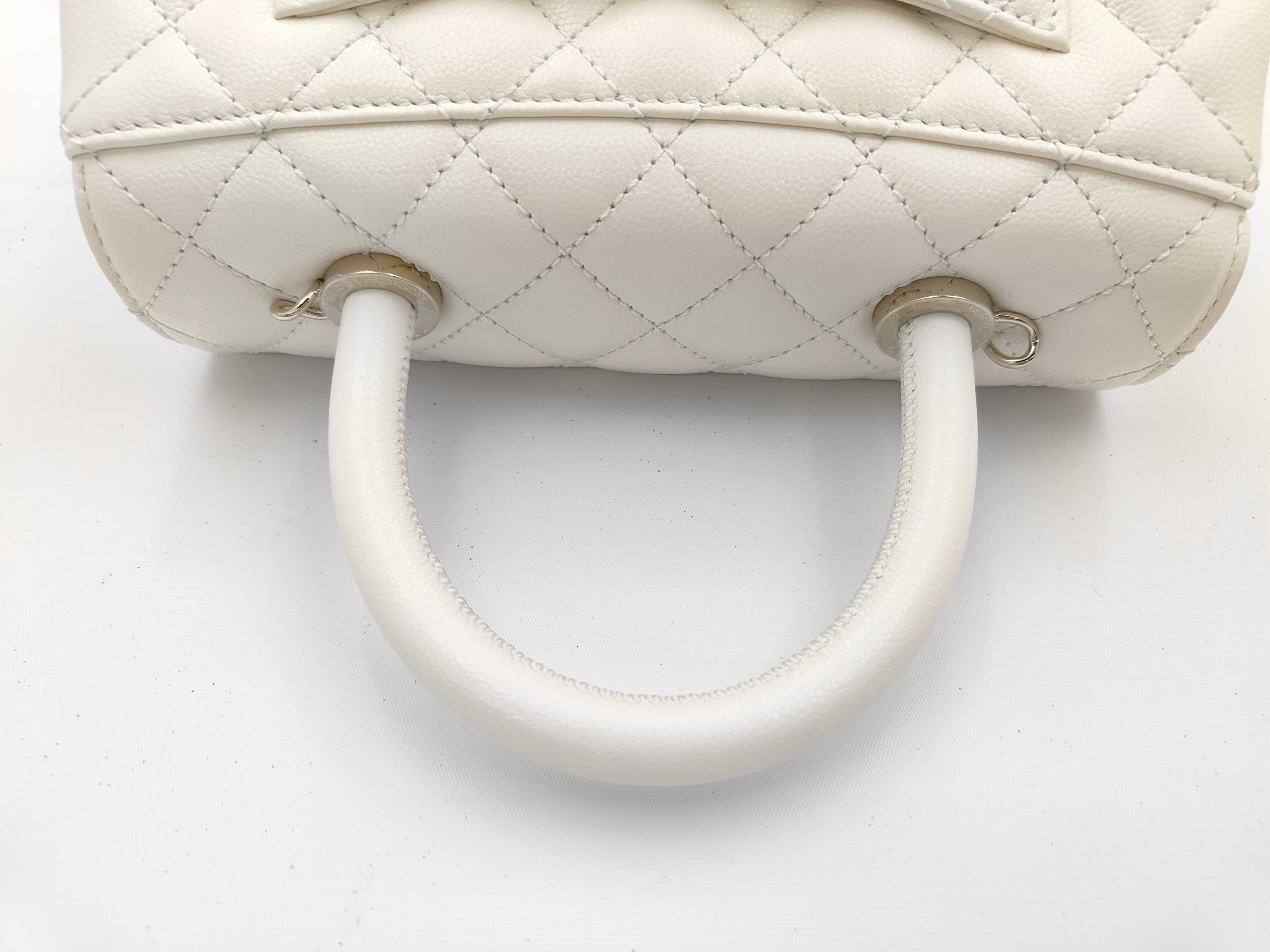 Coco Handle 24 XS Matelassé Caviar Skin White Gold Hardware A92990 Shoulder Bag — view 3