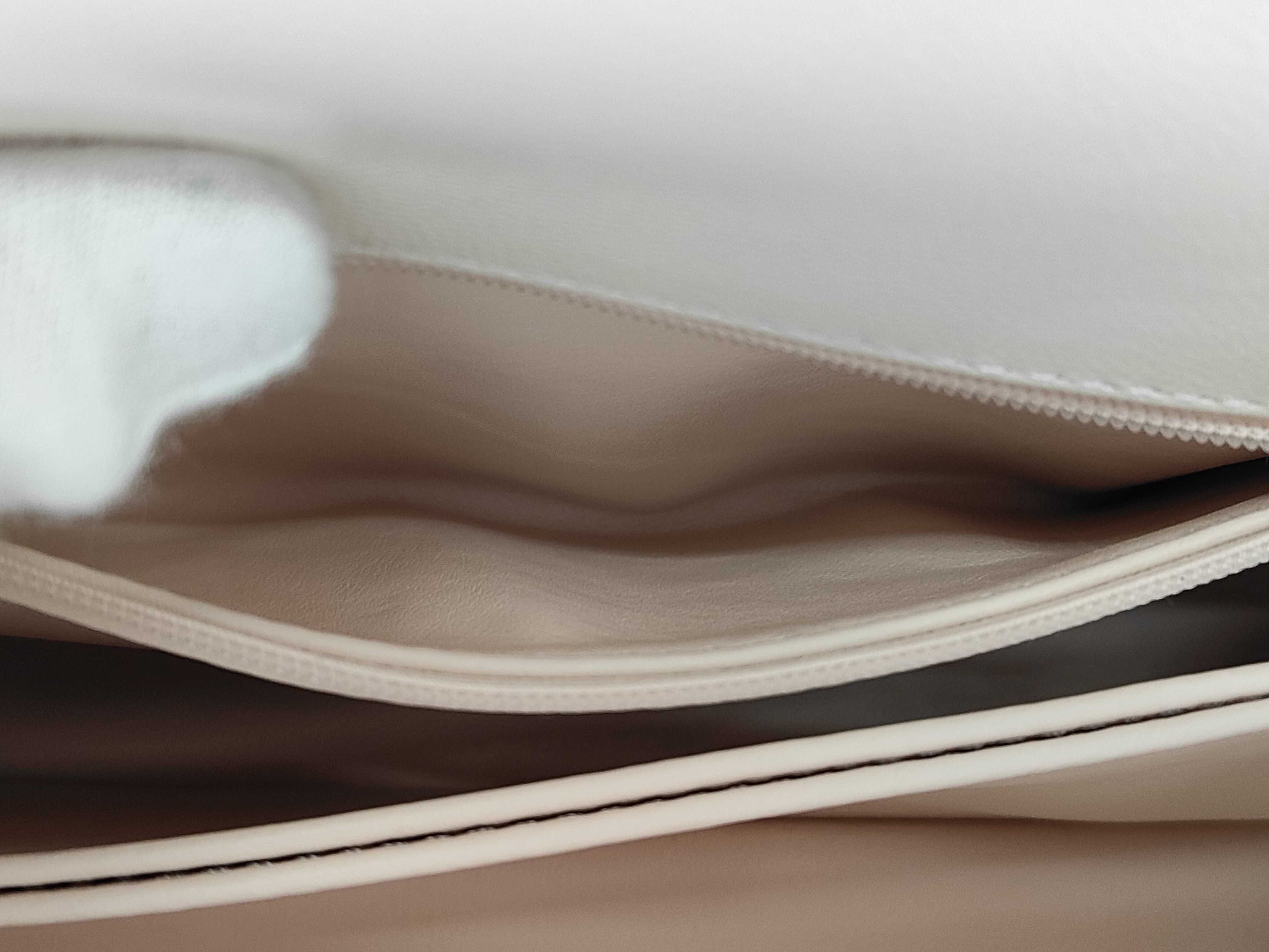 Coco Handle 24 XS Matelassé Caviar Skin White Gold Hardware A92990 Shoulder Bag — view 9