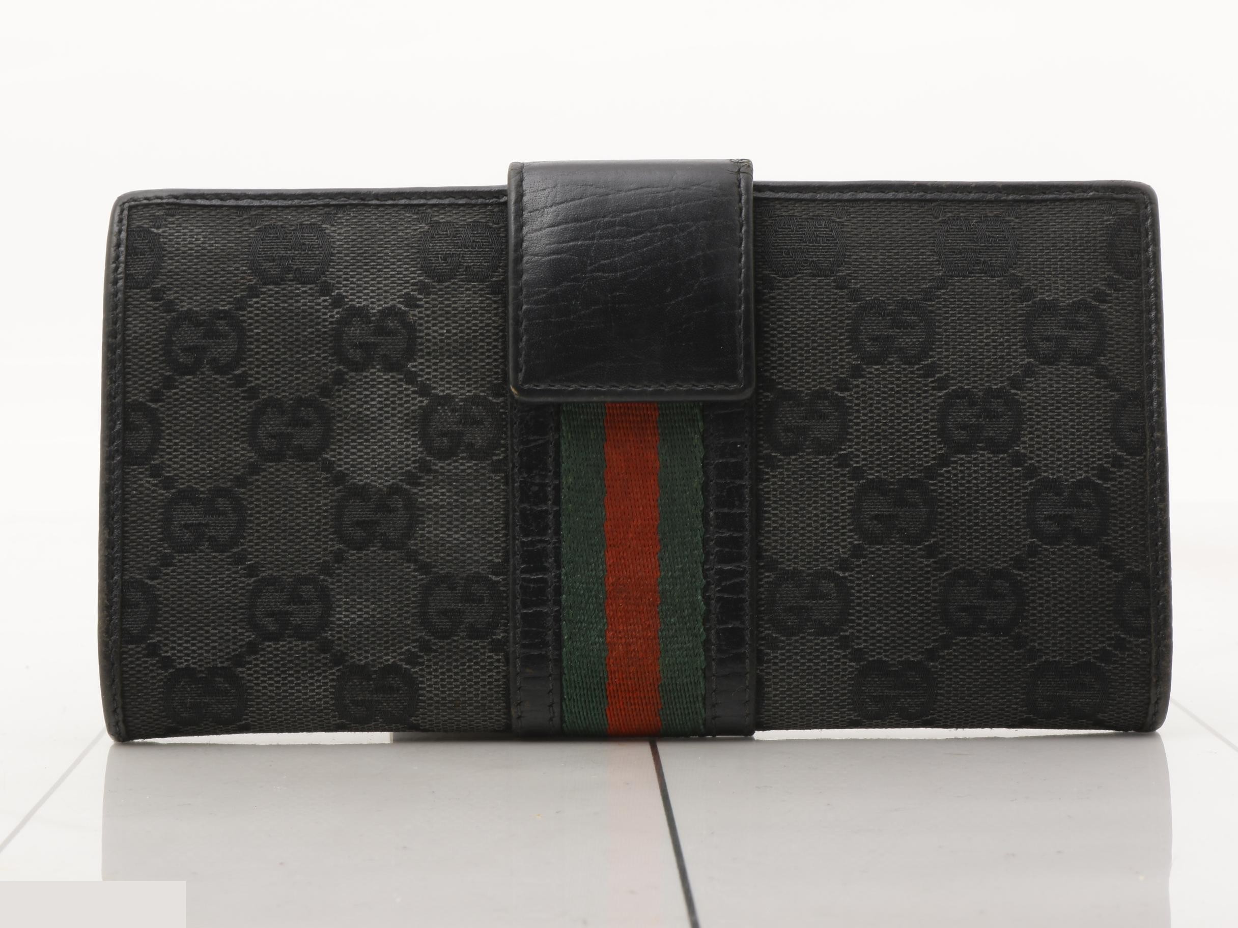wallet — view 2