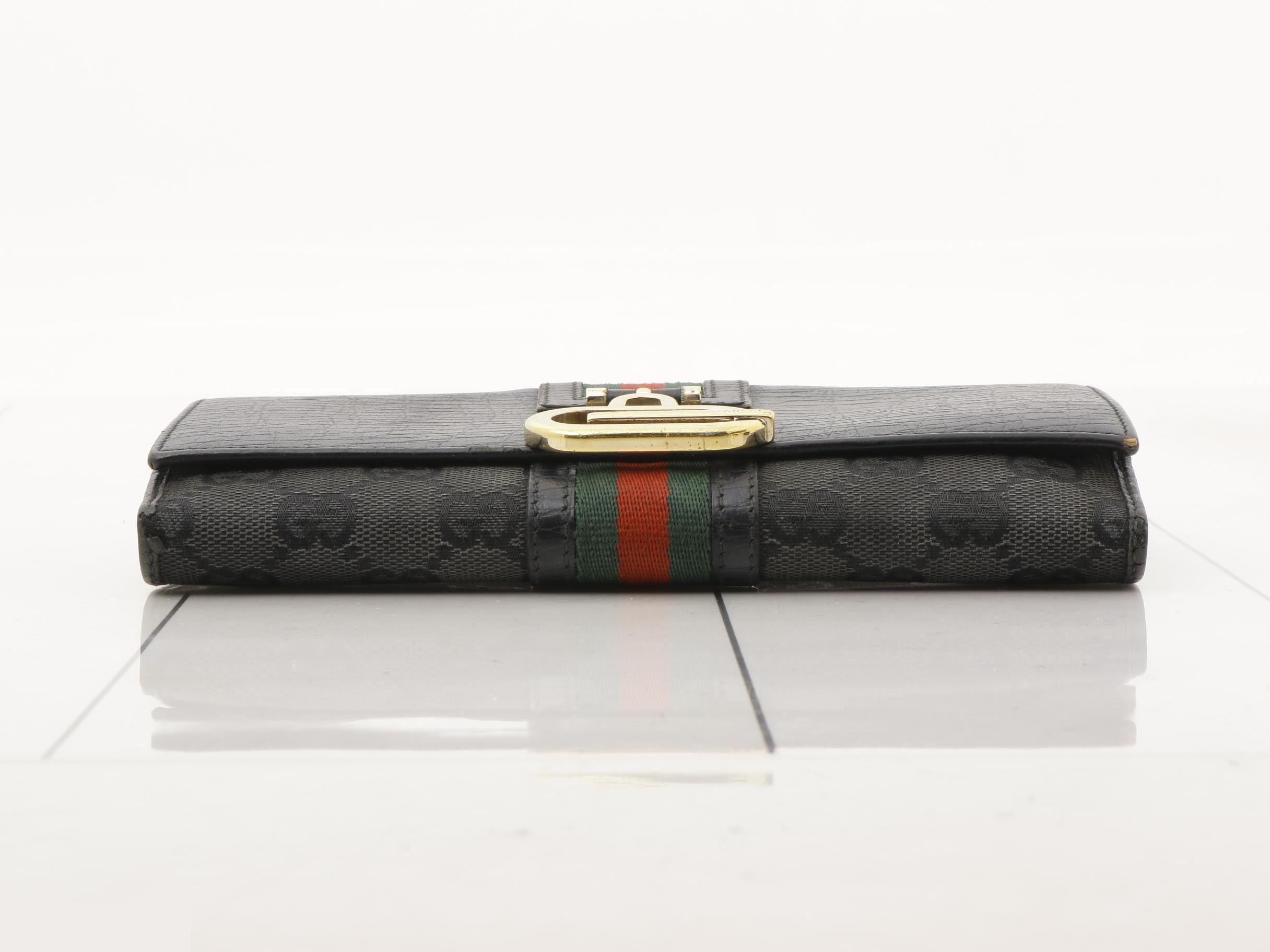 wallet — view 3