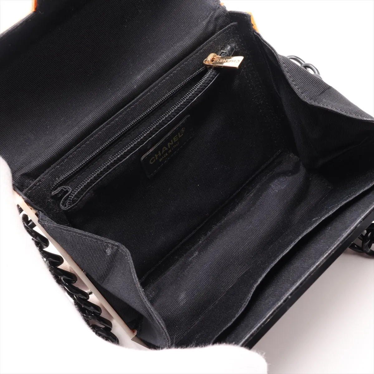 Coco Mark Plastic Chain Shoulder Bag, White x Black, Black Hardware, 6380804, Series 6, PRESS — view 6