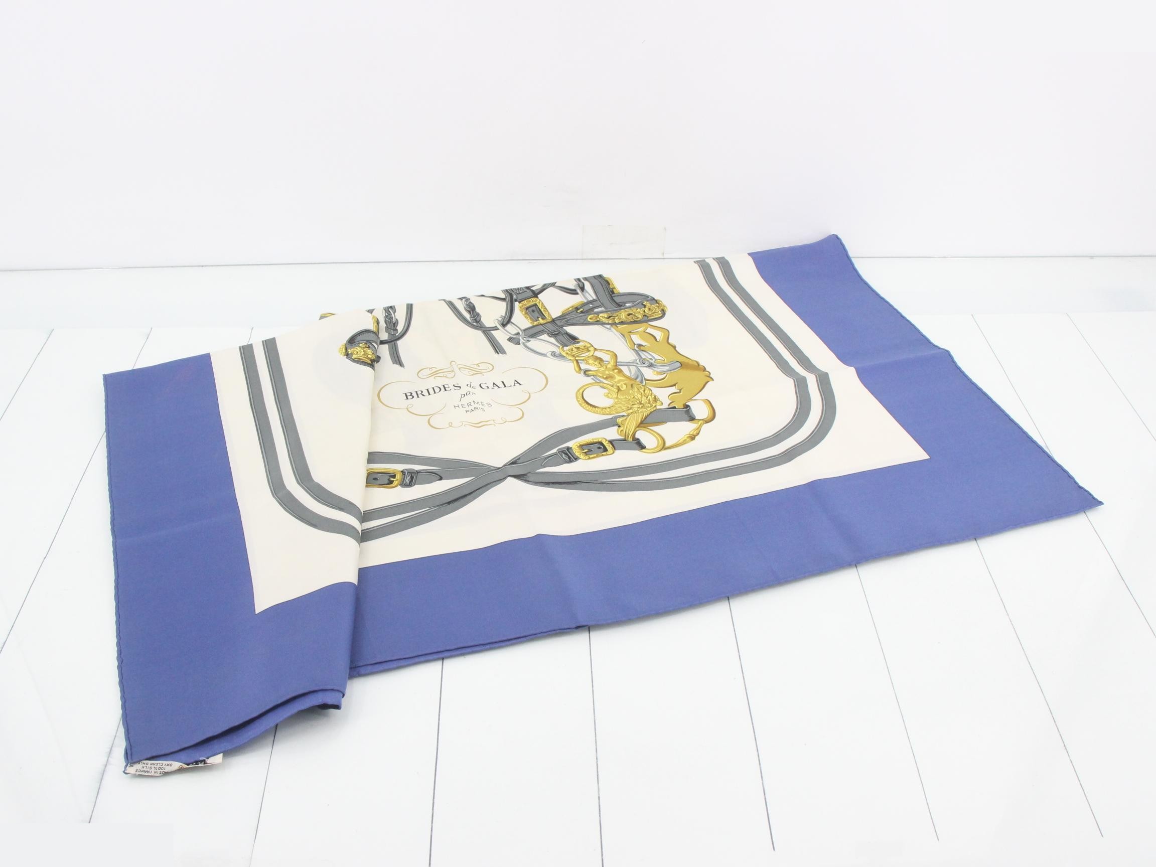 Tag attached. Carre 90 BRIDES de GALA ceremonial horse bridle scarf. — view 3