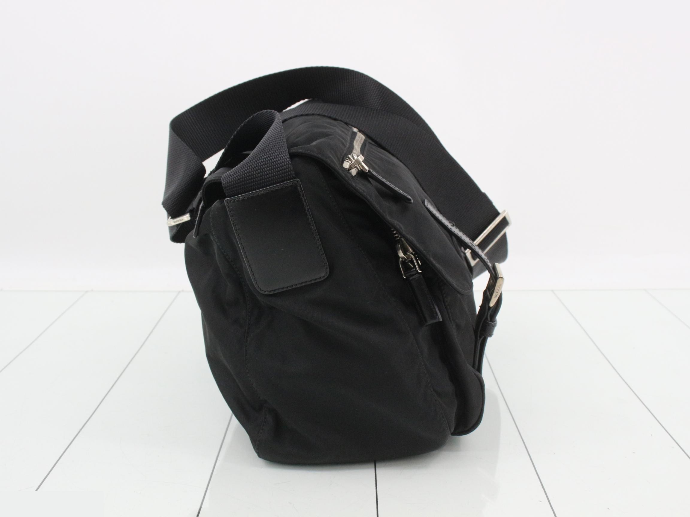 Tessuto Leather Triangle Plate Shoulder Bag, Black — view 4