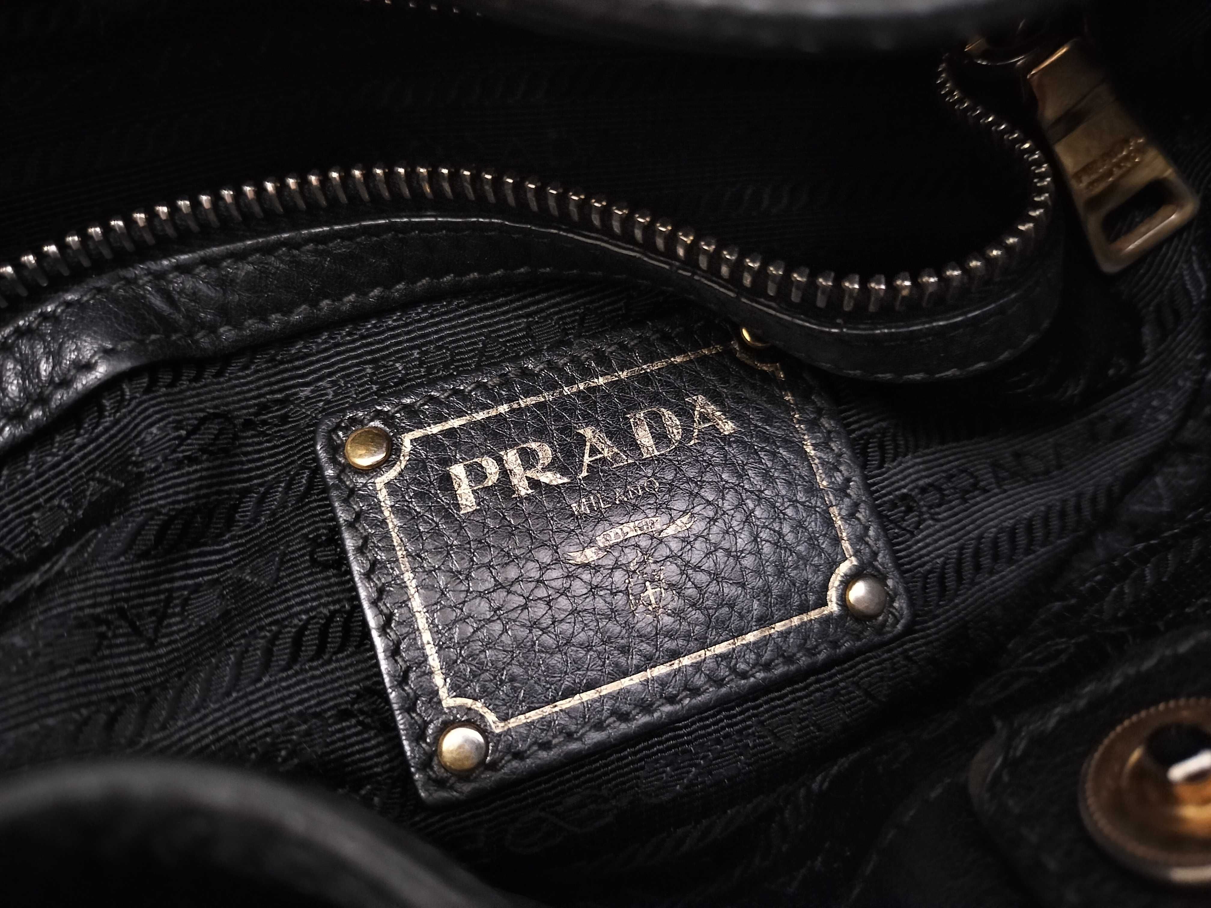 Vitello Daino Leather Handbag, Black Shoulder Bag — view 11