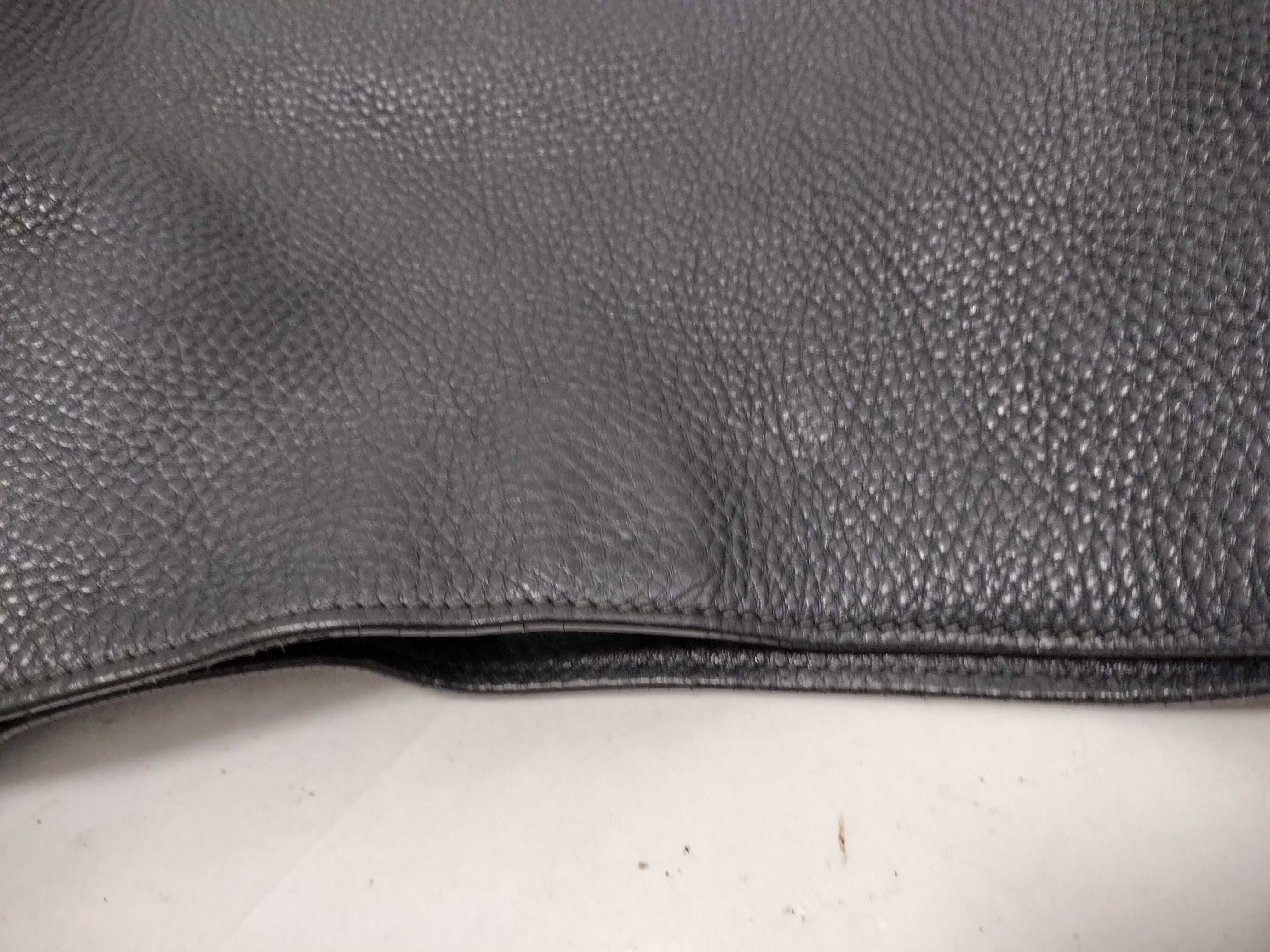 Vitello Daino Leather Handbag, Black Shoulder Bag — view 15
