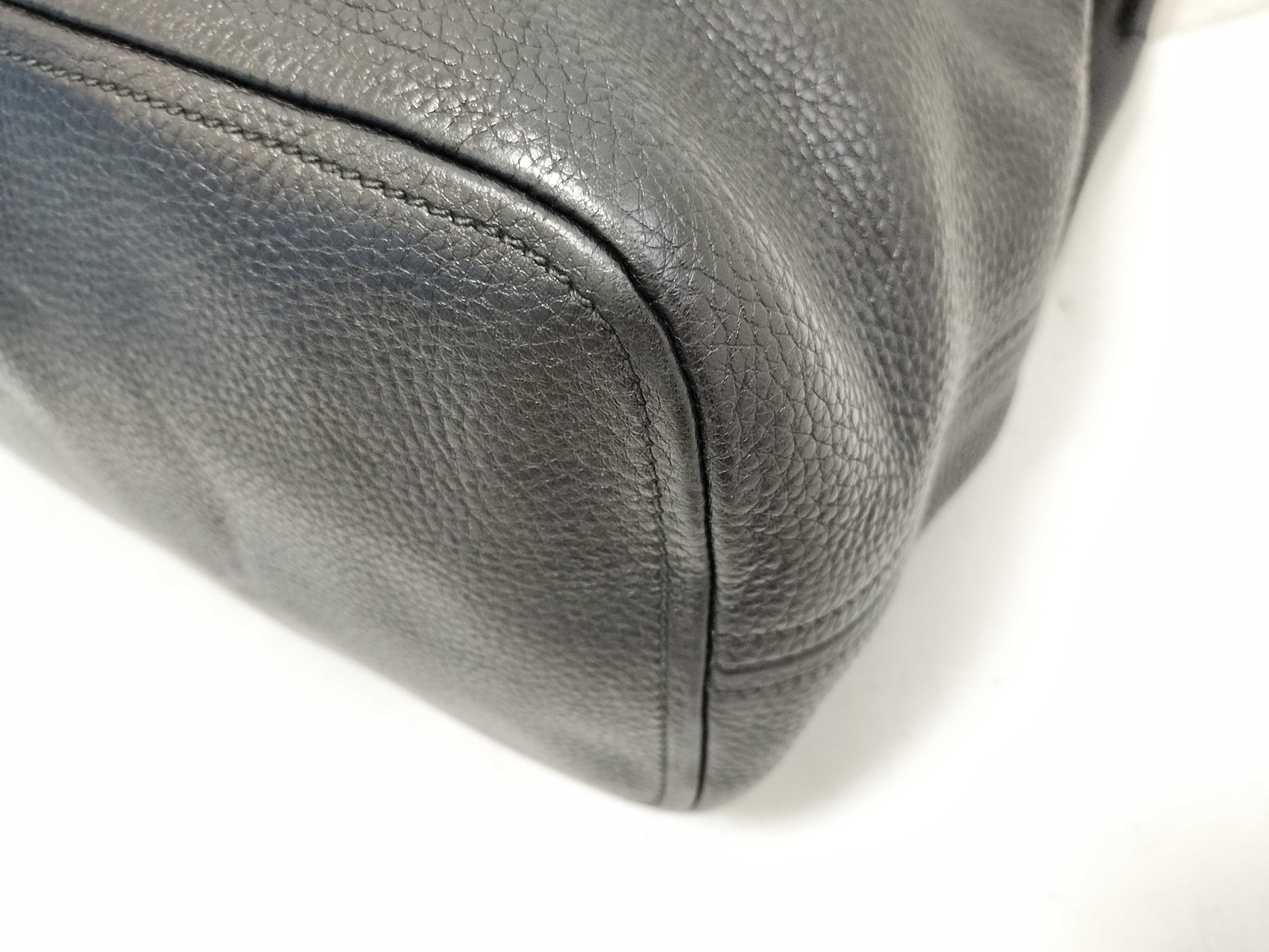 Vitello Daino Leather Handbag, Black Shoulder Bag — view 6