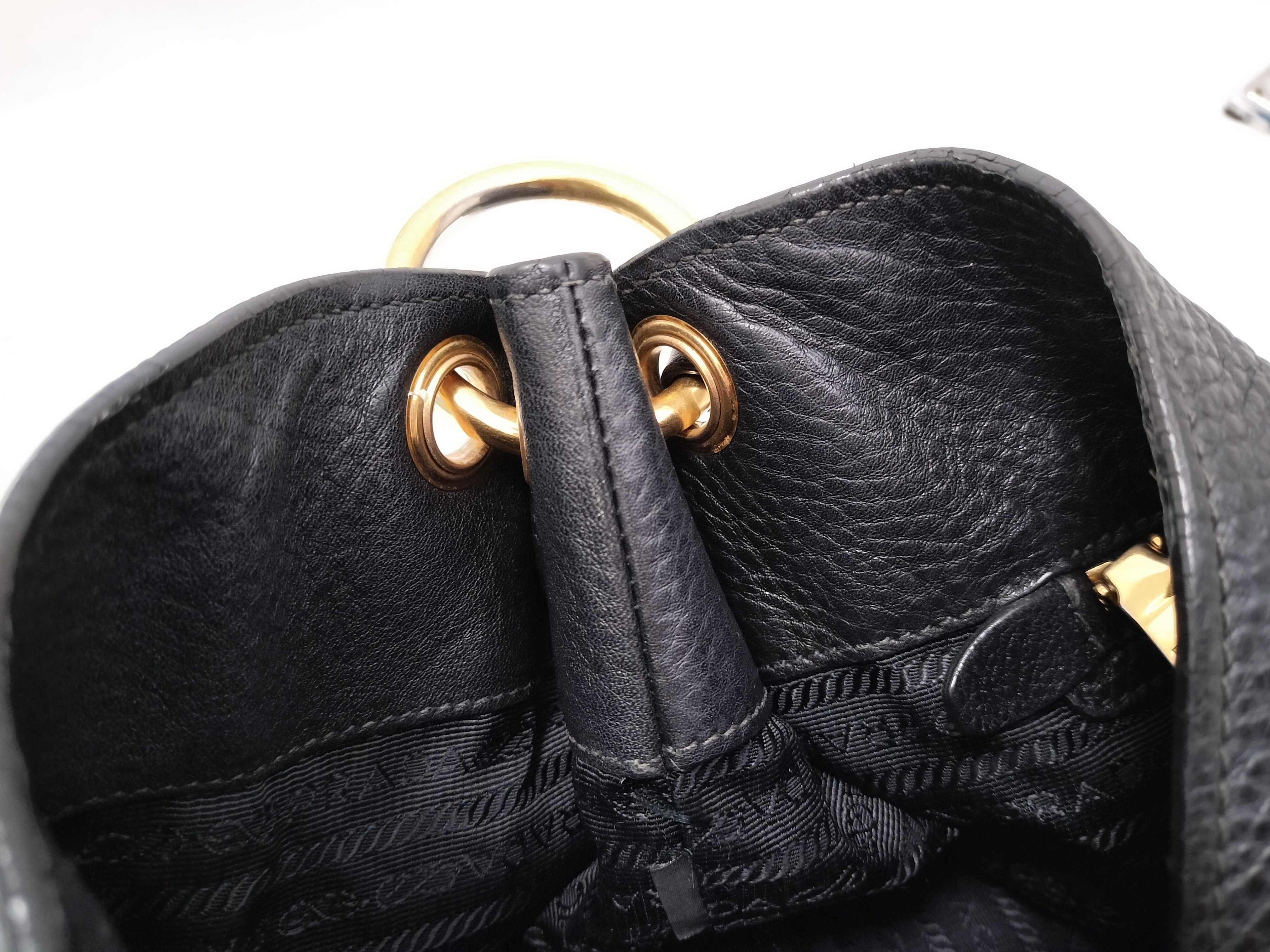 Vitello Daino Leather Handbag, Black Shoulder Bag — view 8