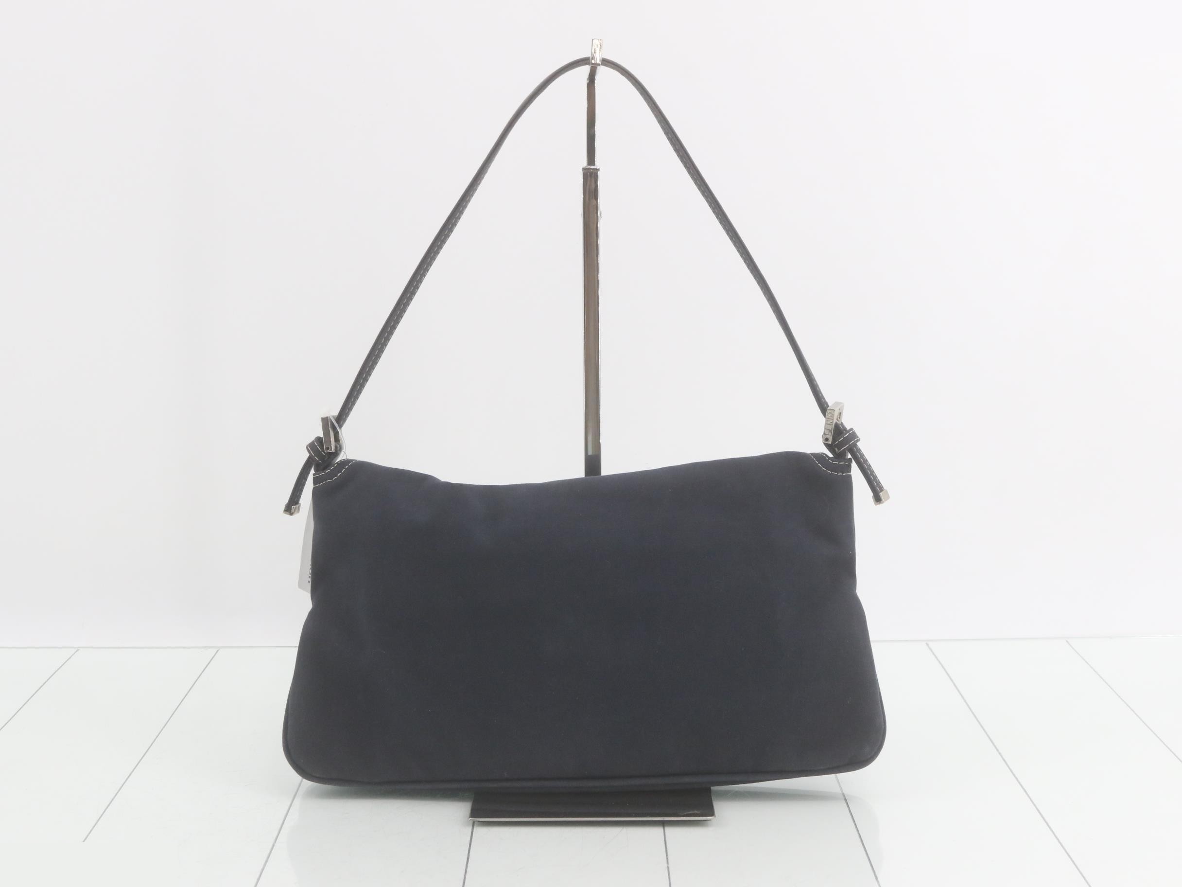 Other lines: Bags, One-shoulder bags, Mamma Bucket, Canvas — view 2
