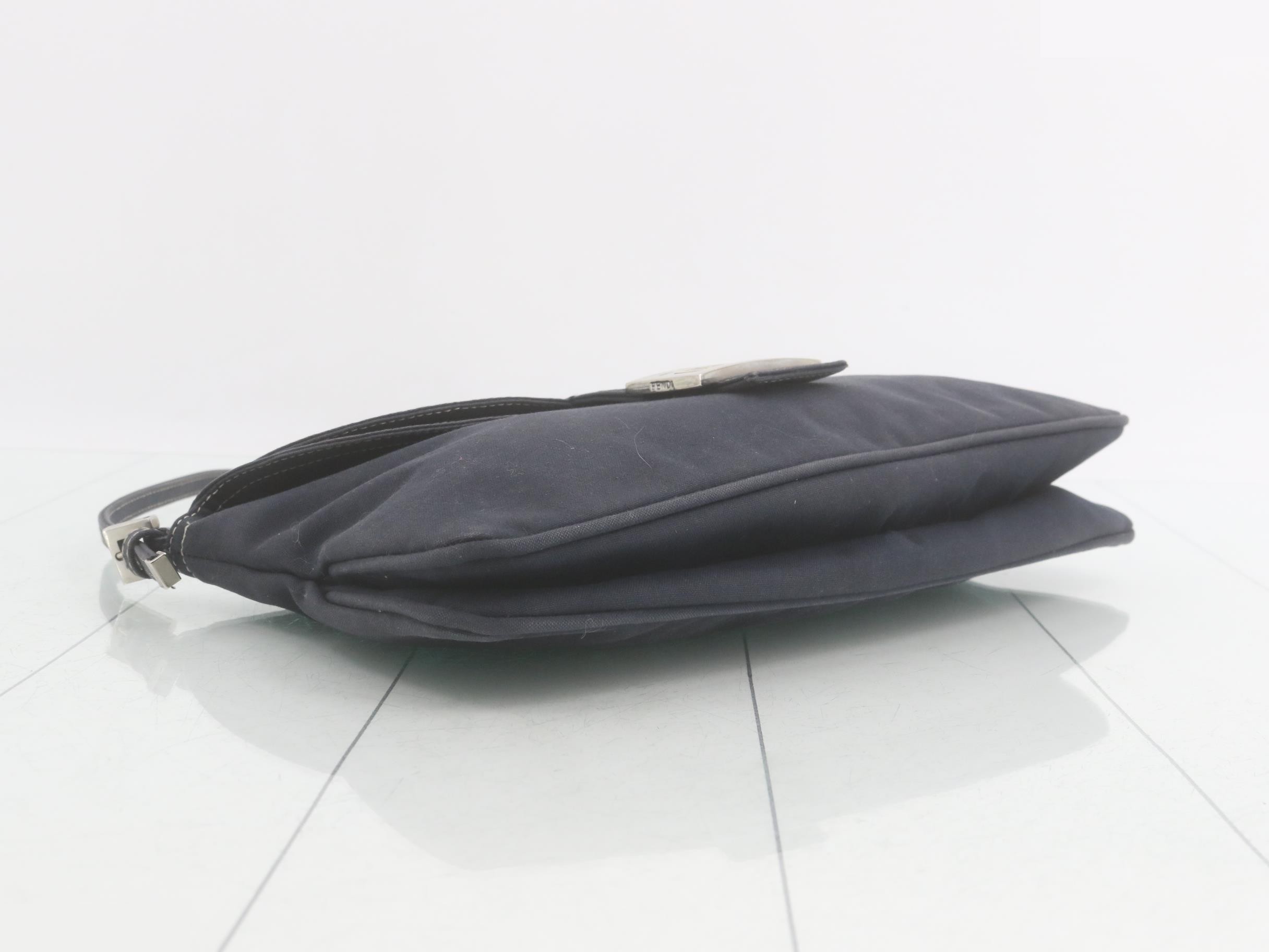 Other lines: Bags, One-shoulder bags, Mamma Bucket, Canvas — view 5