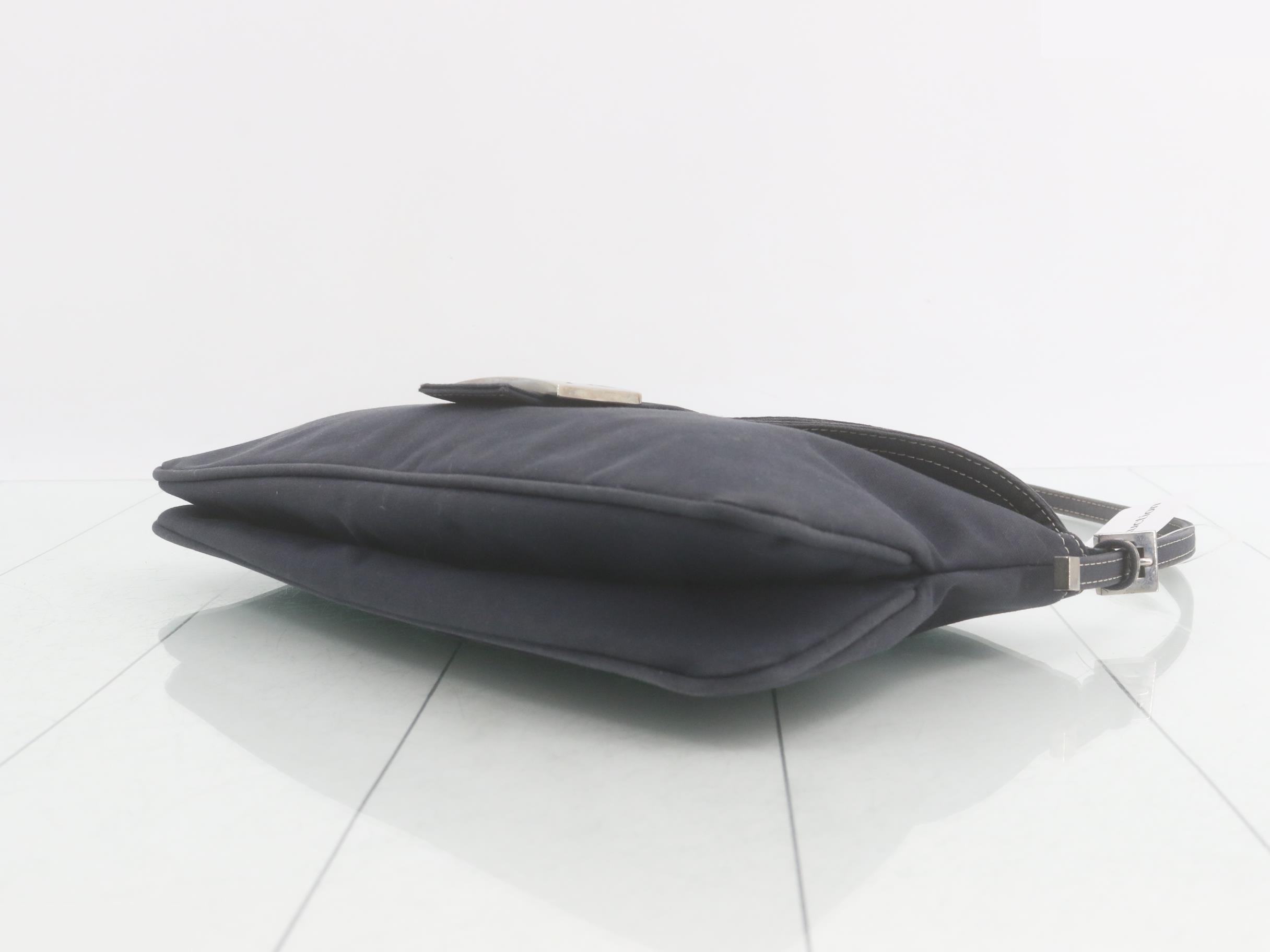 Other lines: Bags, One-shoulder bags, Mamma Bucket, Canvas — view 6