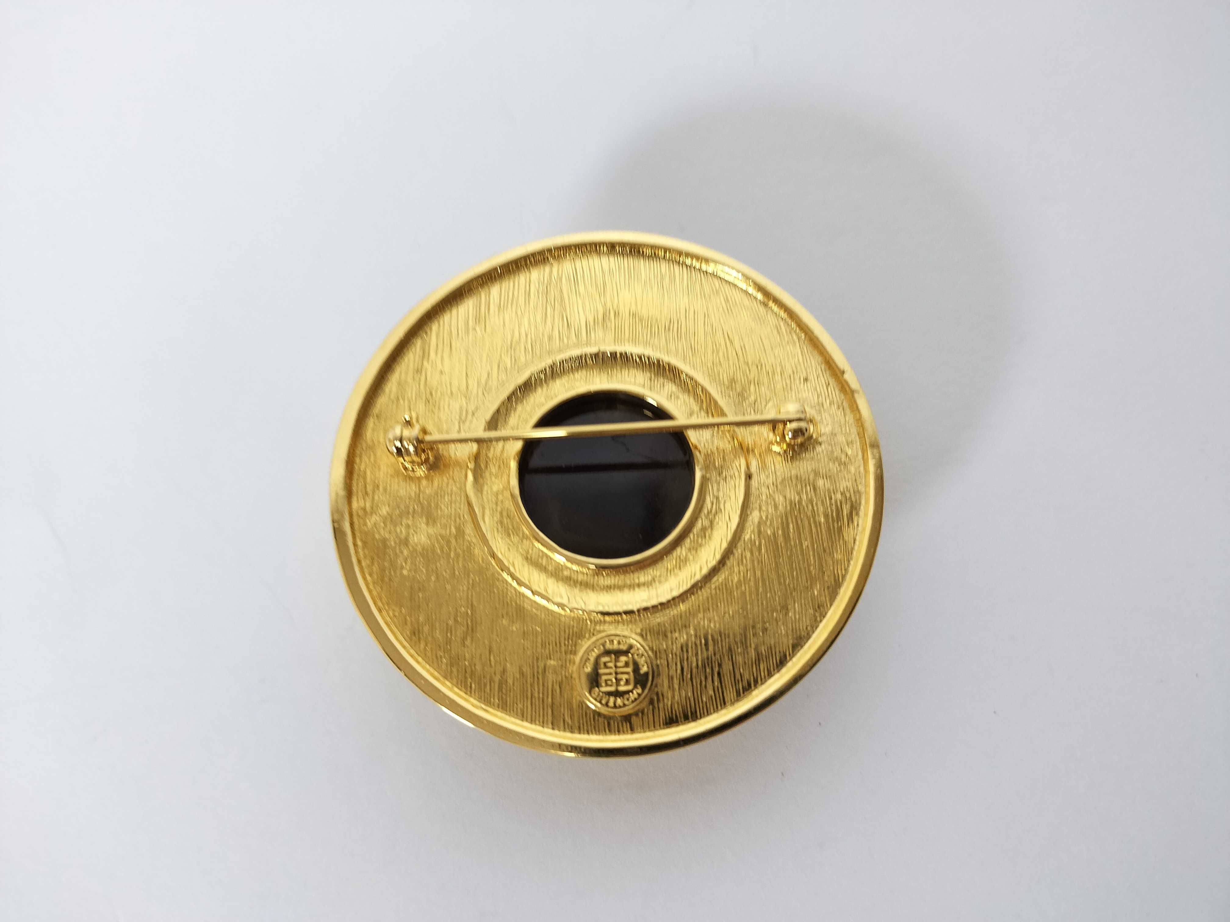 Gold Brooch — view 3