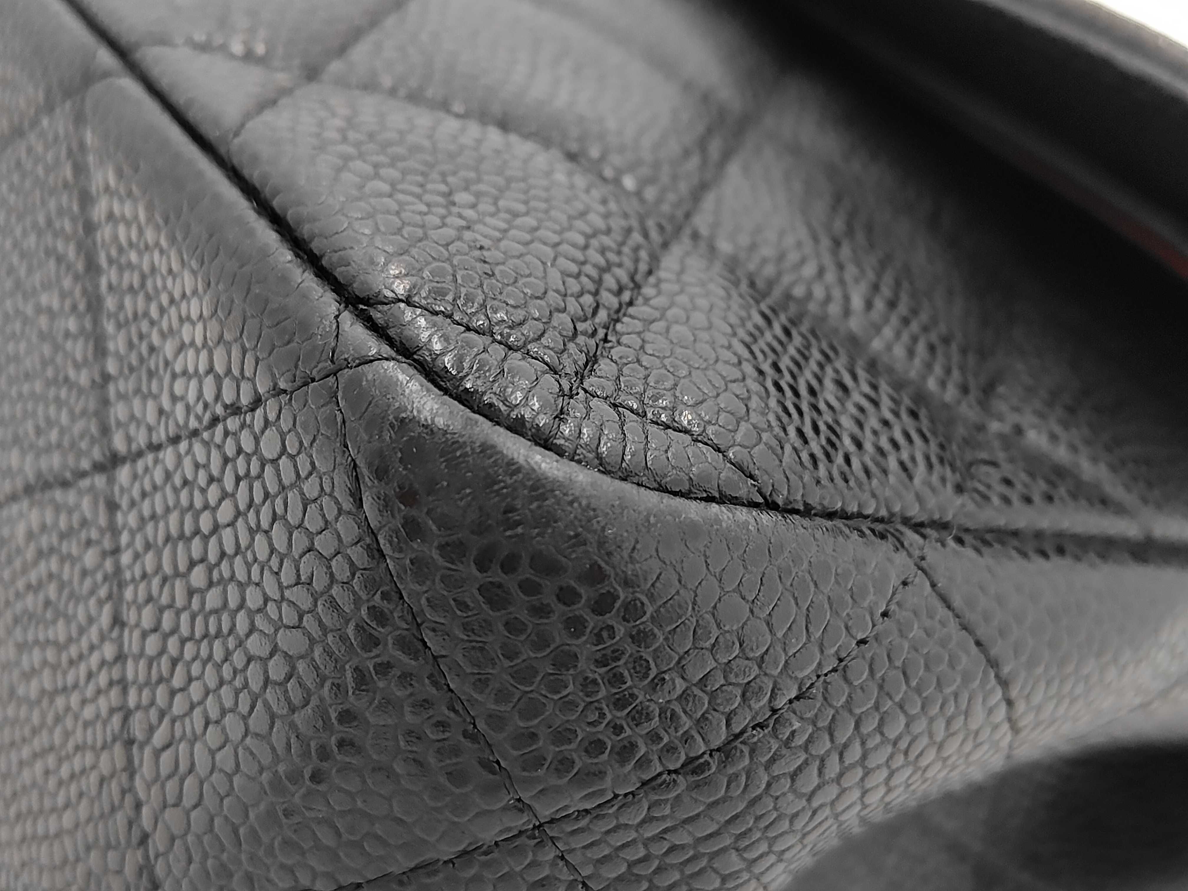 Matelassé 30 Shoulder Bag — view 4