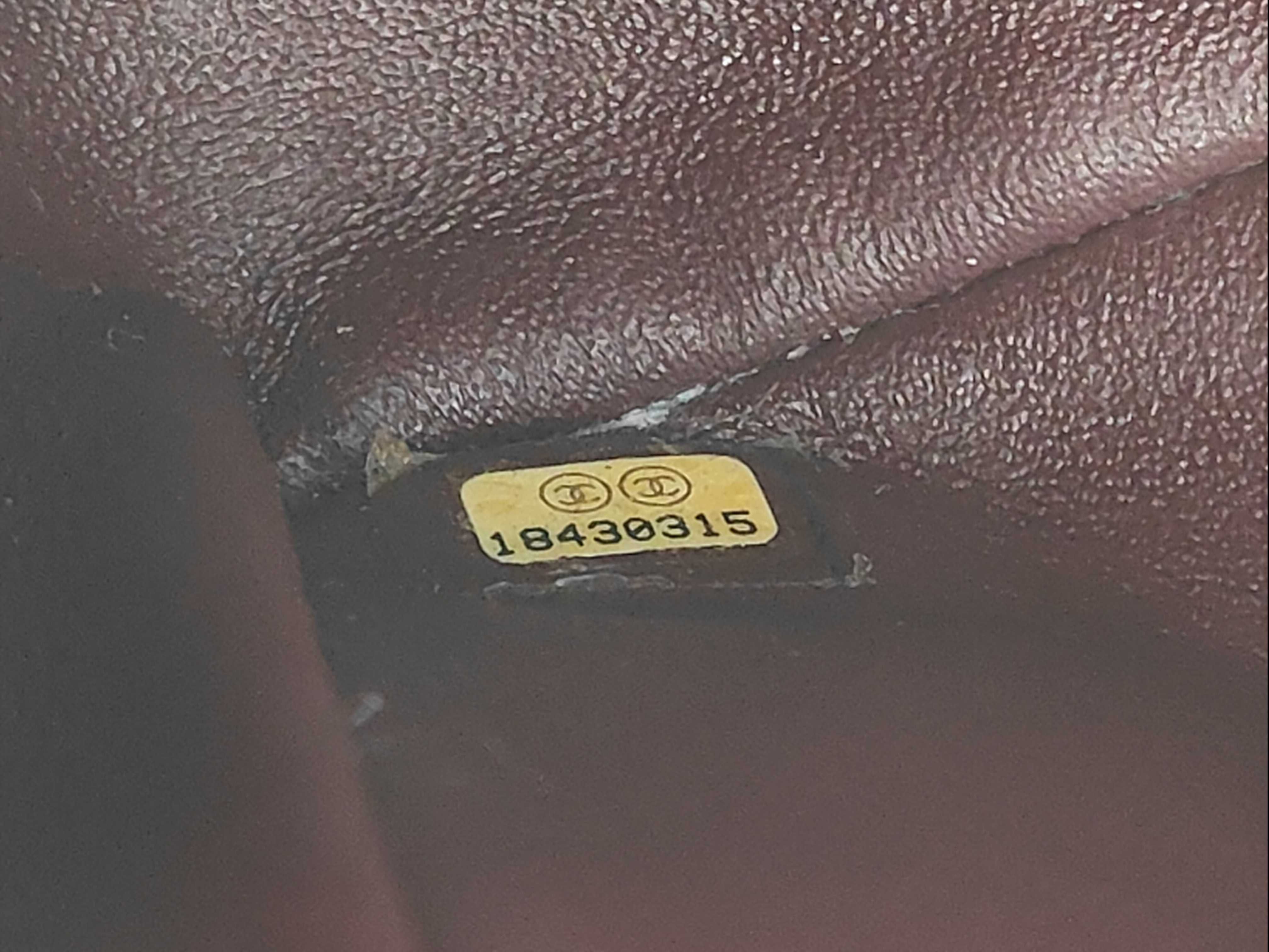 Matelassé 30 Shoulder Bag — view 9
