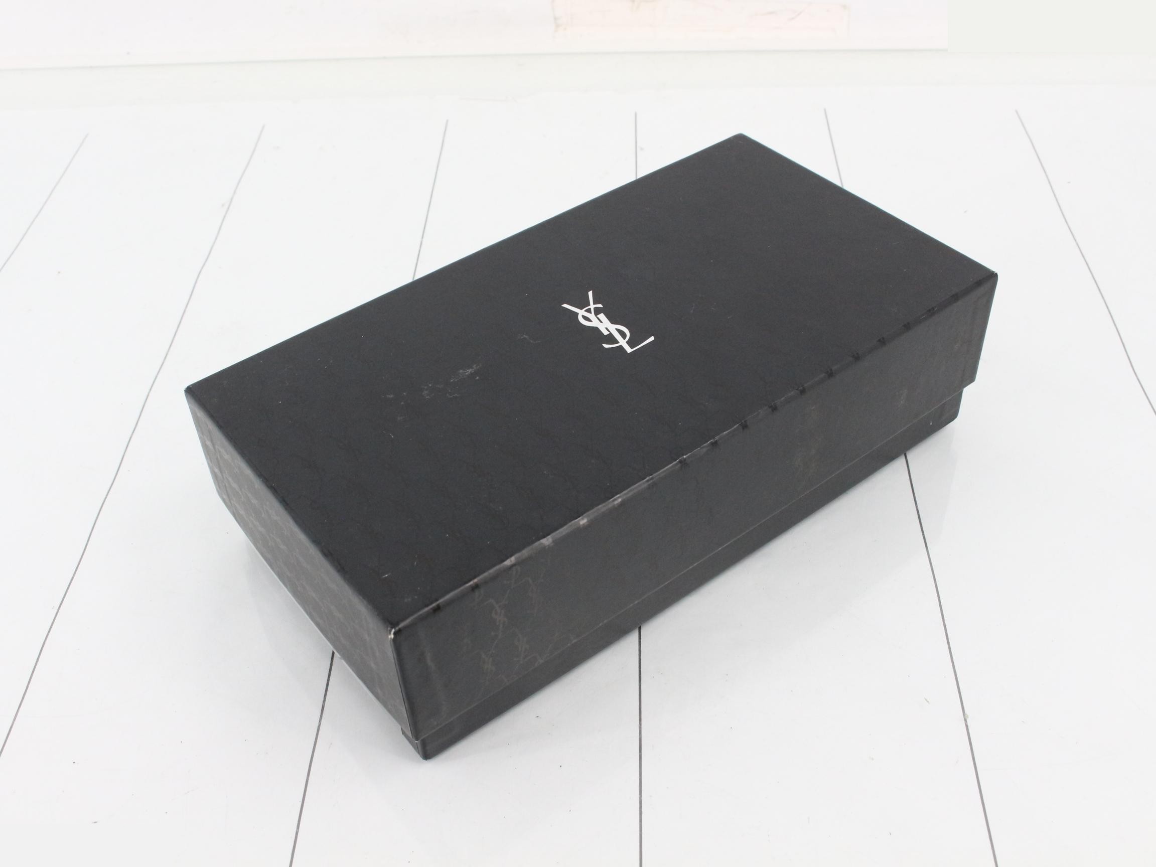 (YSL) pouch and handkerchief set, with box. — view 4